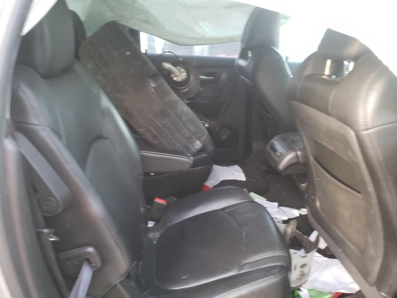 Photo 6 from auction – 2011 CHEVROLET TRAVERSE L with VIN 1GNKVJED0BJ343276