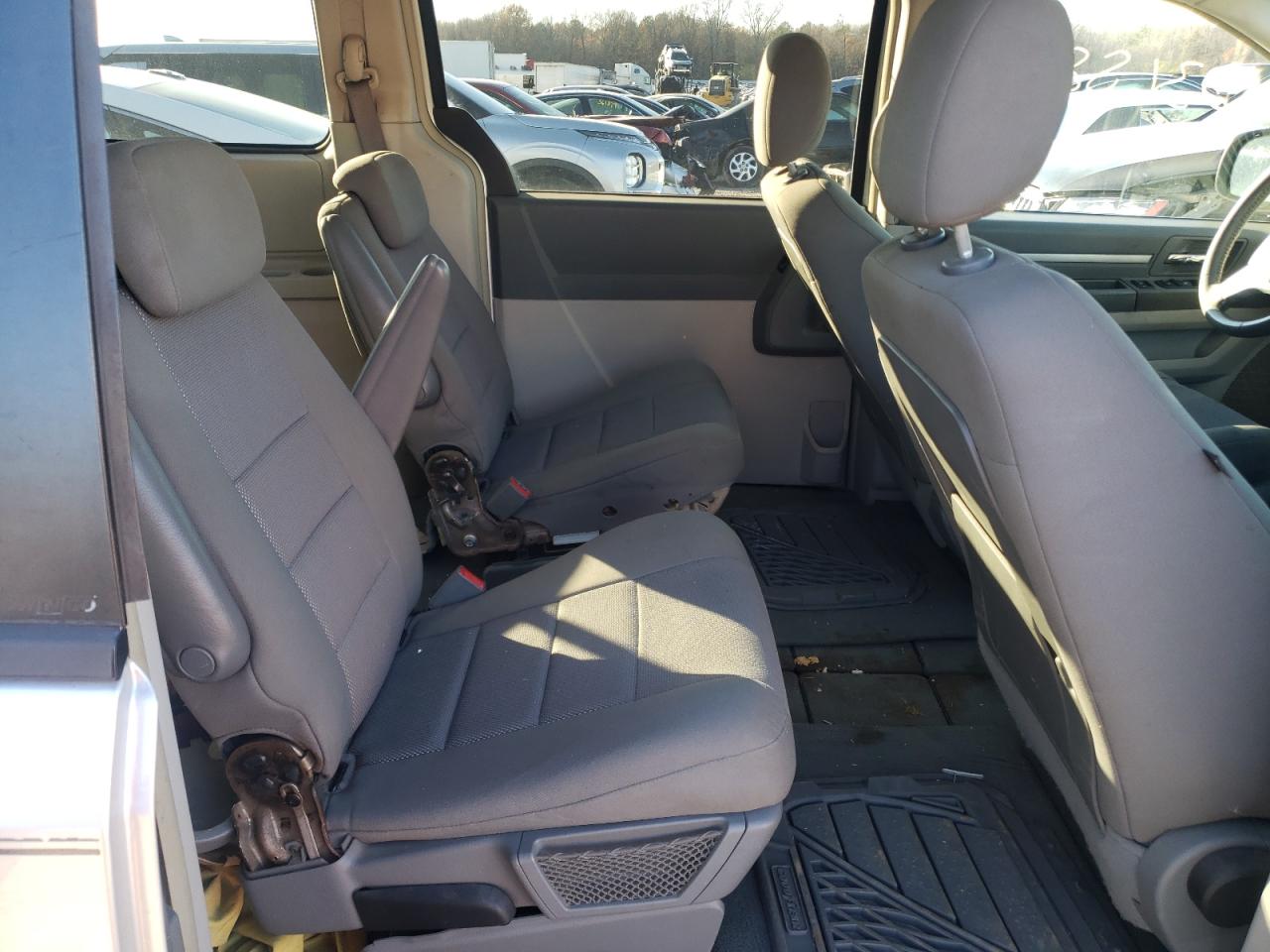 Photo 6 from auction – 2008 DODGE GRAND CARA with VIN 2D8HN54P38R737558