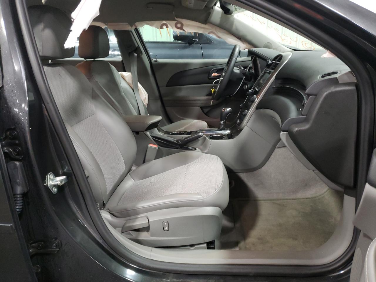 Photo 5 from auction – 2015 CHEVROLET MALIBU 1LT with VIN 1G11C5SL0FF158028