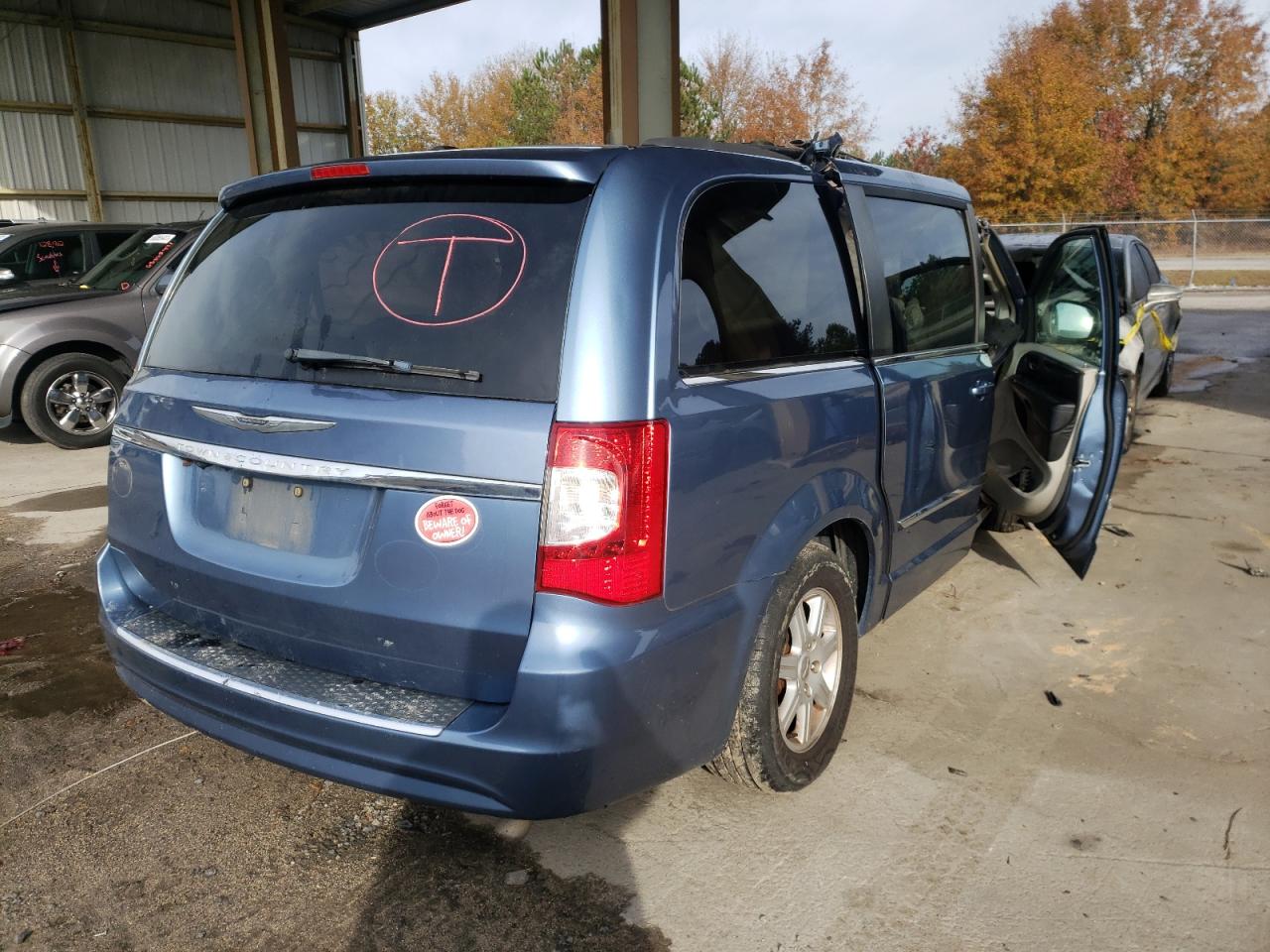 Photo 4 from auction – 2012 CHRYSLER TOWN & COU with VIN 2C4RC1BG1CR188178