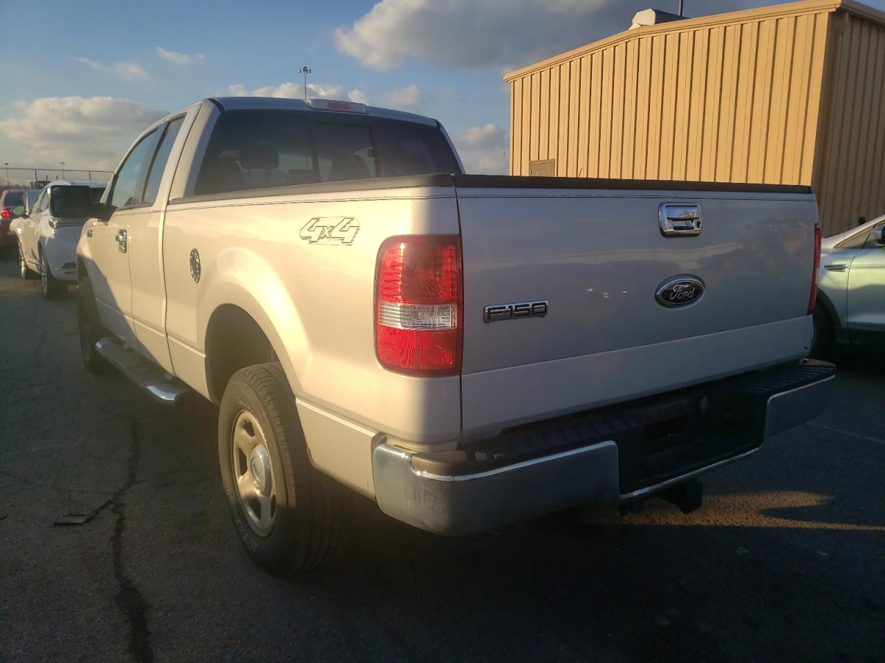 Photo 3 from auction – 2005 FORD F150 with VIN 1FTPX14595NA69527