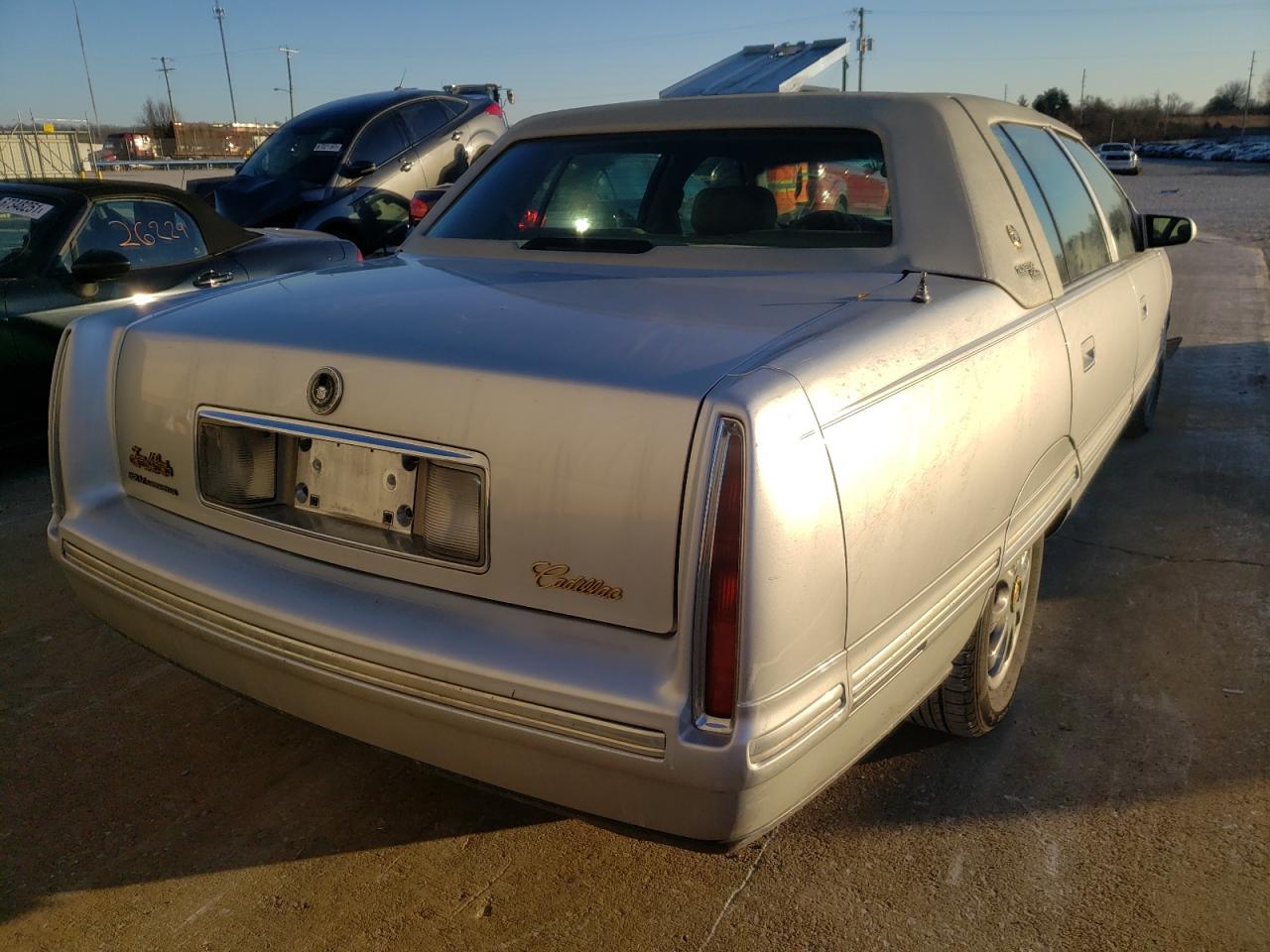 Photo 4 from auction – 1999 CADILLAC DEVILLE with VIN 1G6KD54Y8XU782225