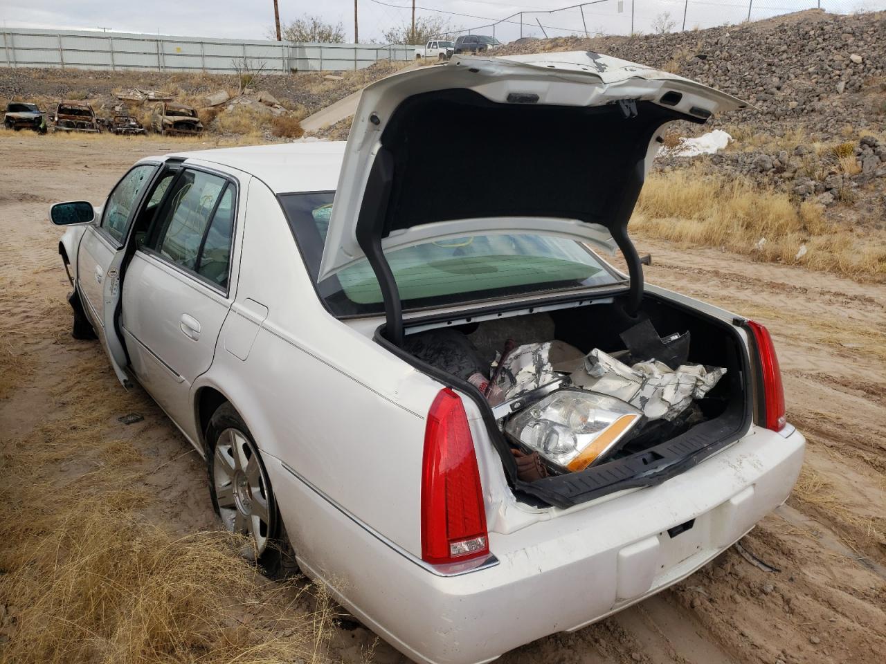 Photo 3 from auction – 2006 CADILLAC DTS with VIN 1G6KD57YX6U103257