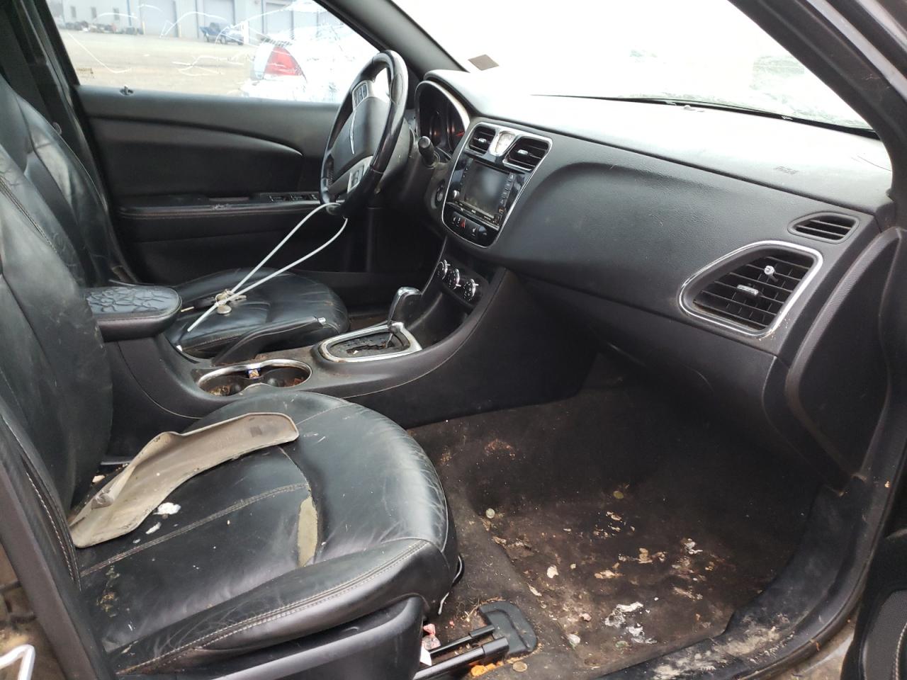 Photo 5 from auction – 2012 CHRYSLER 200 LIMITE with VIN 1C3CCBCB7CN267838