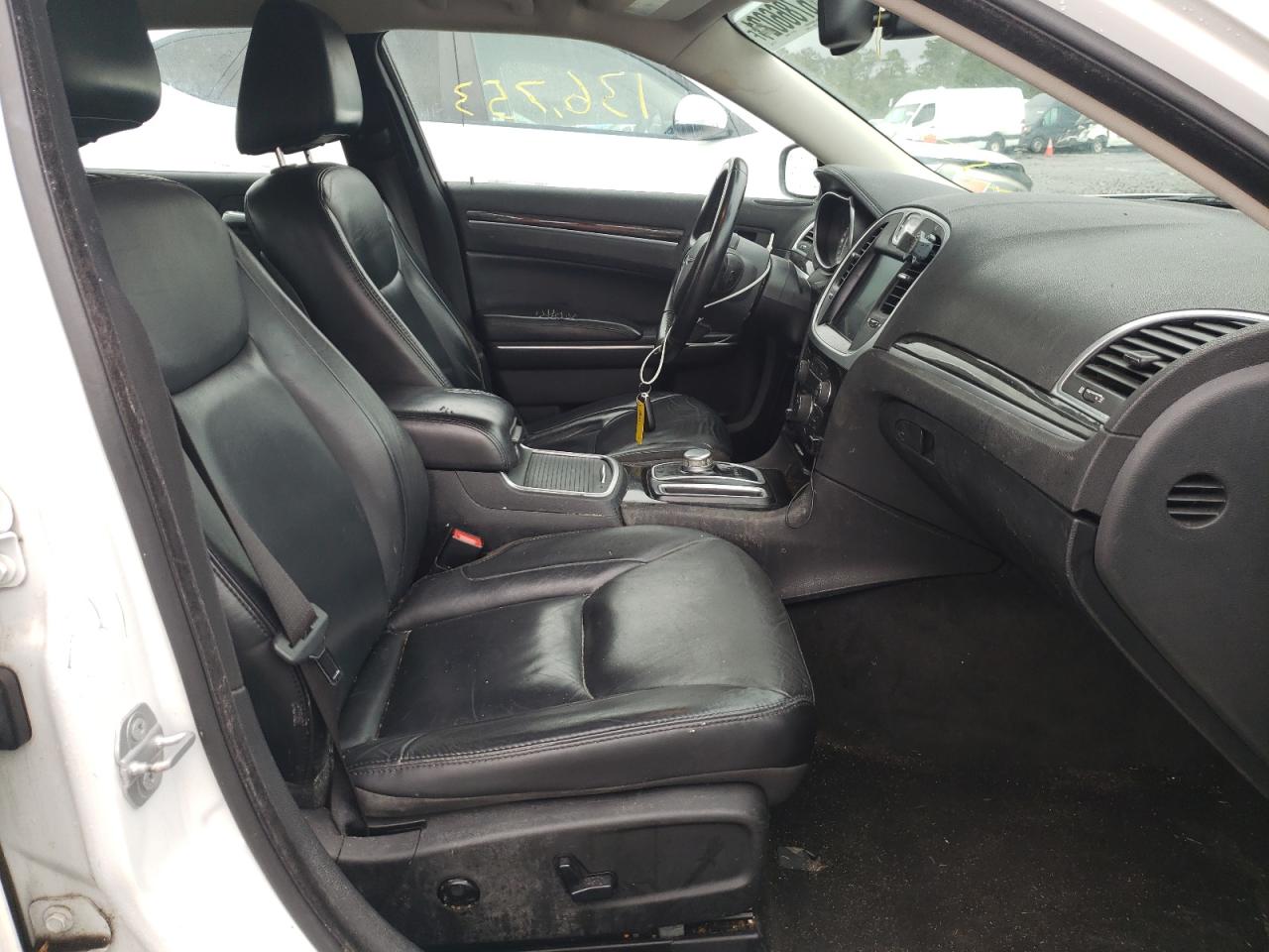 Photo 5 from auction – 2015 CHRYSLER 300 LIMITE with VIN 2C3CCAAG1FH796675