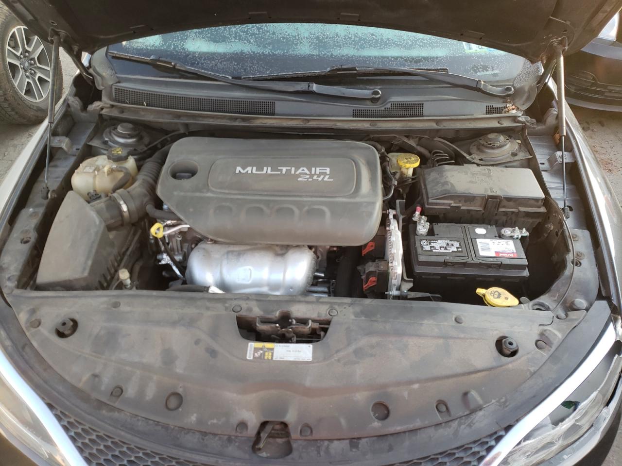 Photo 7 from auction – 2015 CHRYSLER 200 LIMITE with VIN 1C3CCCAB7FN611469