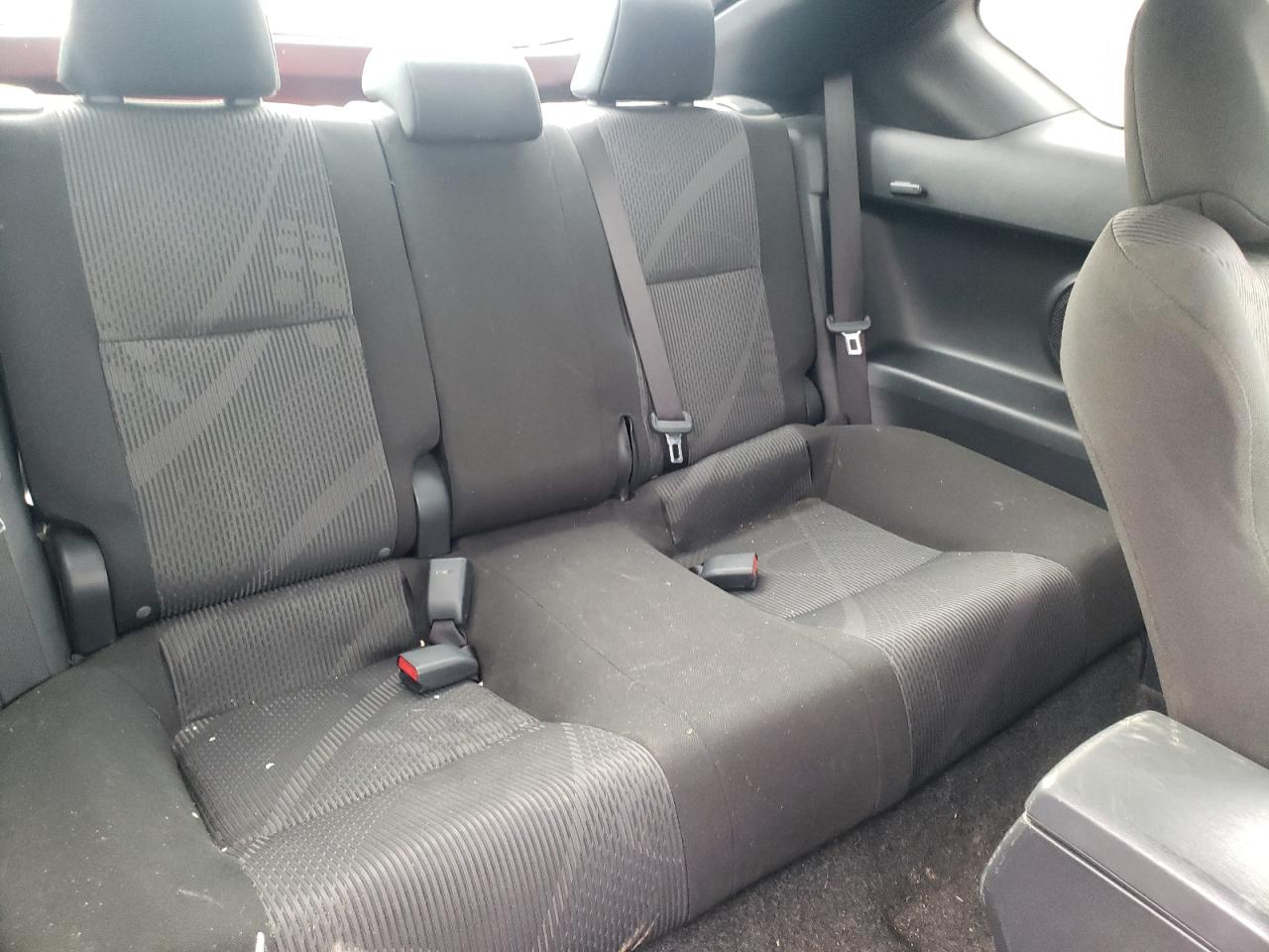 Photo 6 from auction – 2011 TOYOTA SCION TC with VIN JTKJF5C77B3020717