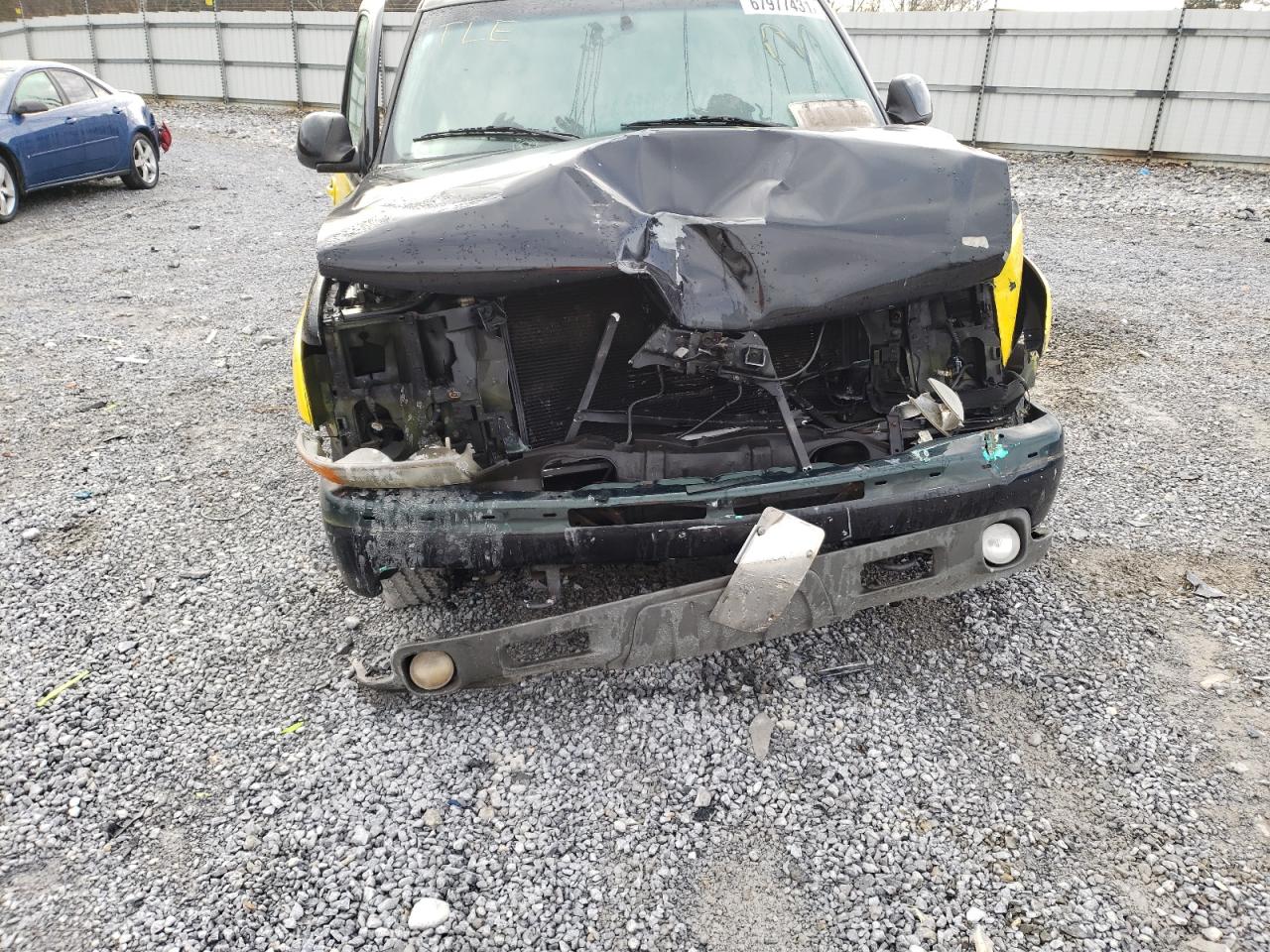 Photo 9 from auction – 2002 CHEVROLET SUBURBAN K with VIN 3GNFK16Z92G255753