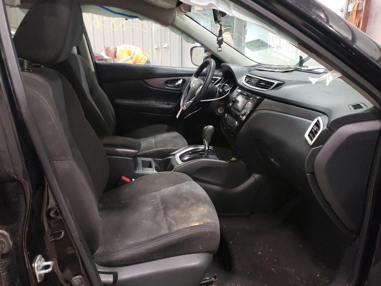 Photo 5 from auction – 2016 NISSAN ROGUE S with VIN KNMAT2MVXGP602337