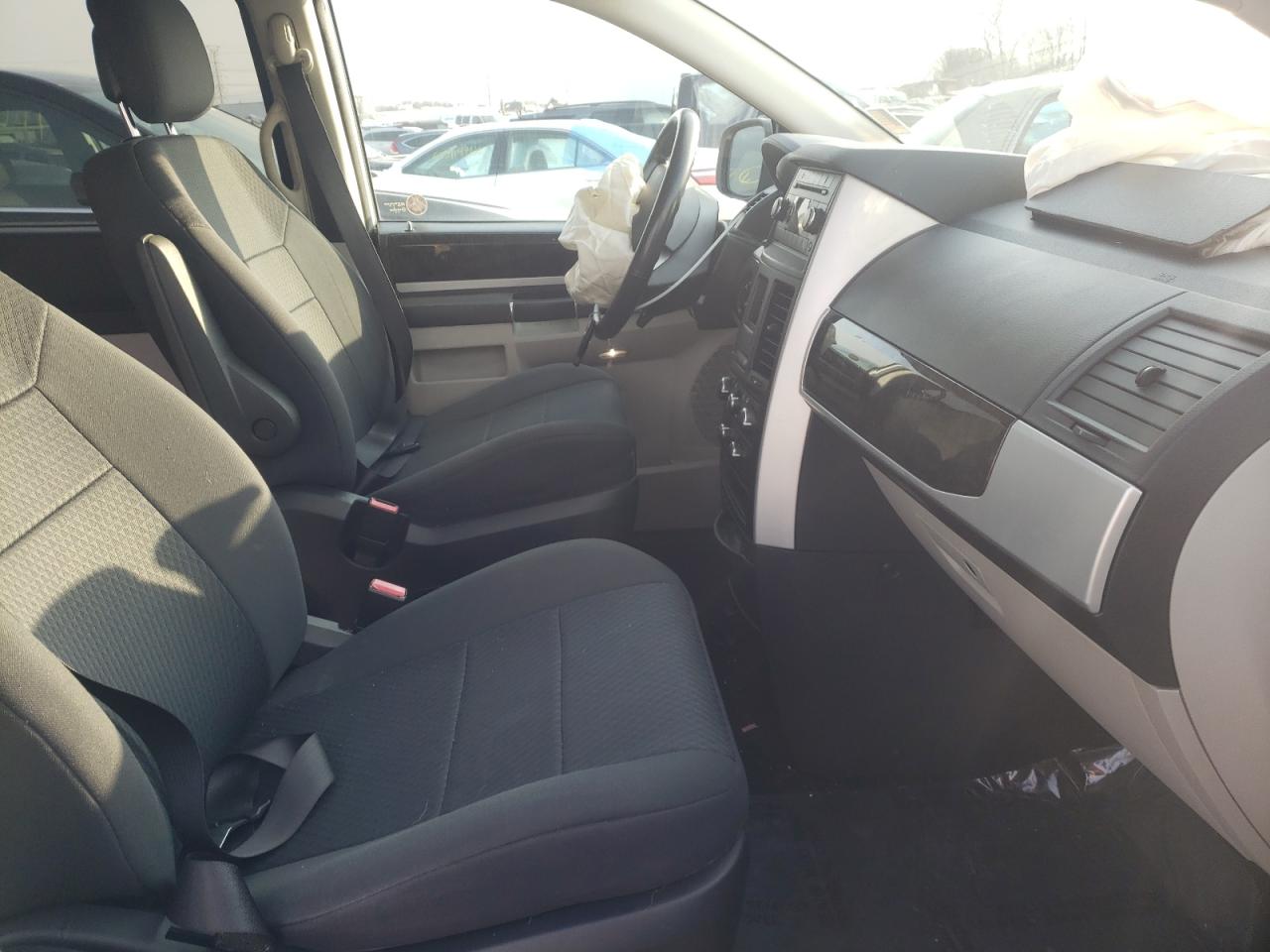 Photo 5 from auction – 2010 DODGE GRAND CARA with VIN 2D4RN5D1XAR367054