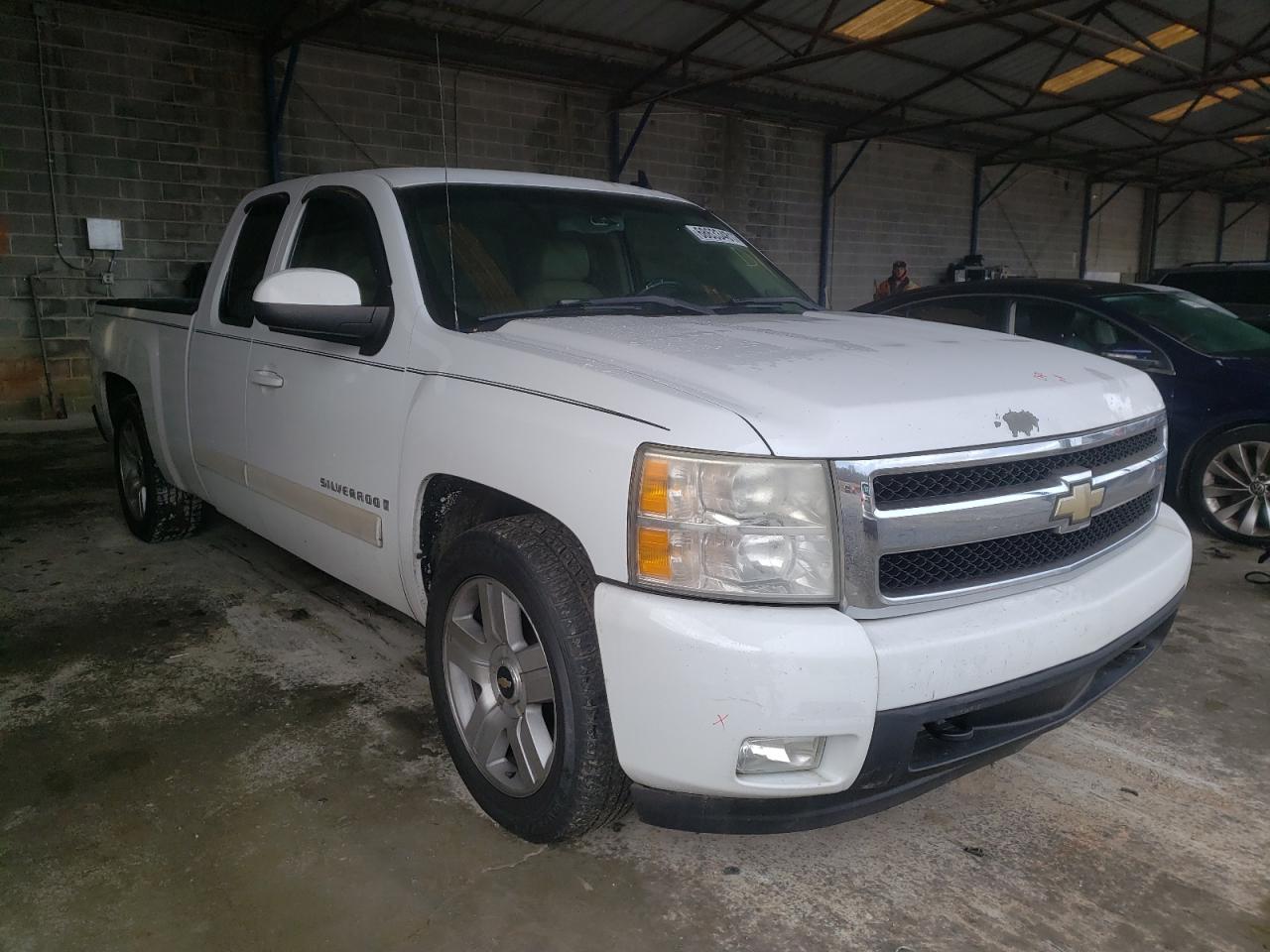 CHEVROLET SILVERADO 2008 with VIN 2GCEC19J381221302 - Photo from auction