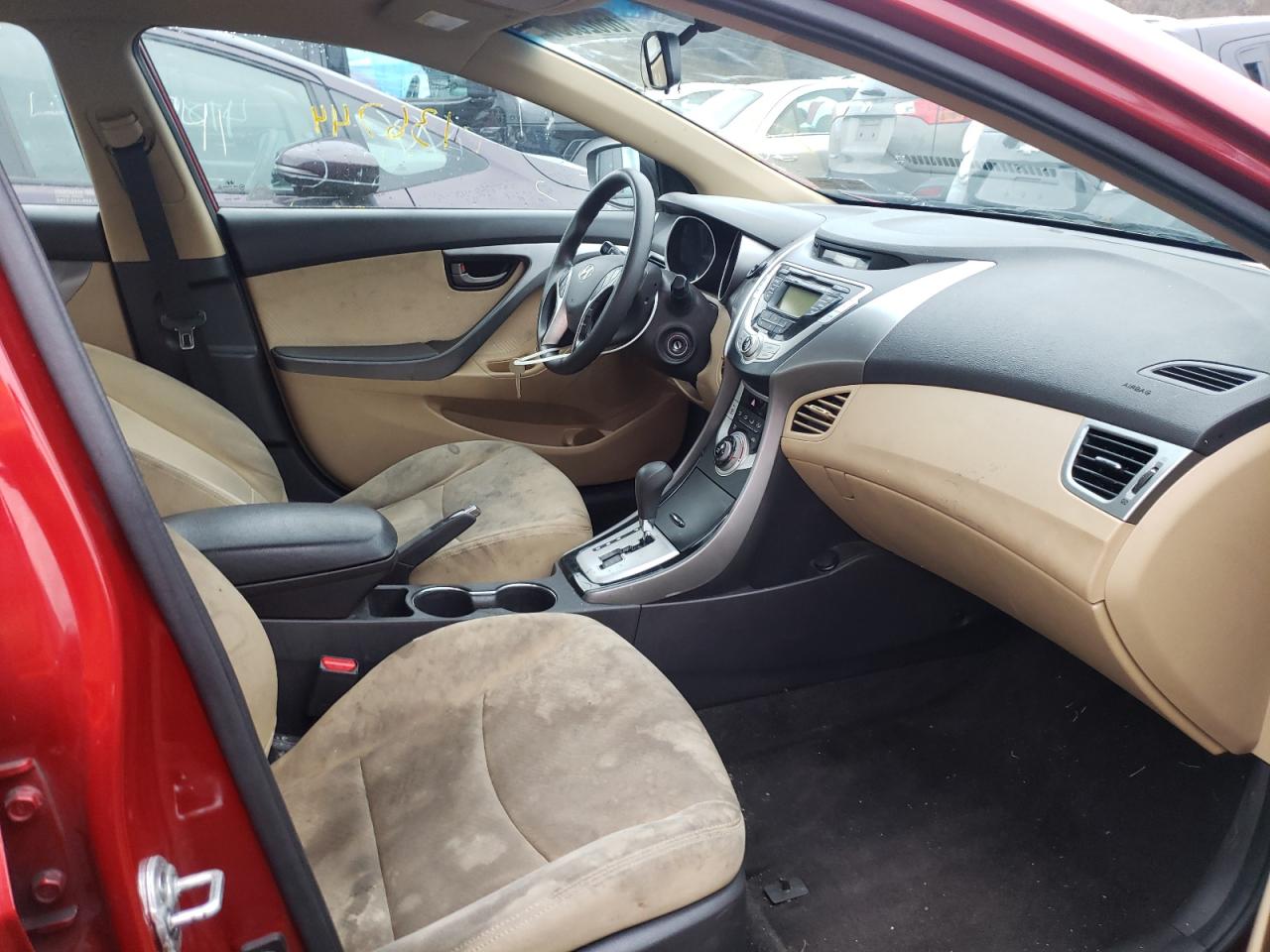 Photo 5 from auction – 2011 HYUNDAI ELANTRA GL with VIN KMHDH4AE4BU107927
