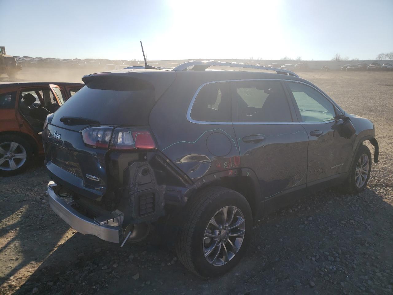Photo 4 from auction – 2020 JEEP CHEROKEE L with VIN 1C4PJLLB8LD641940