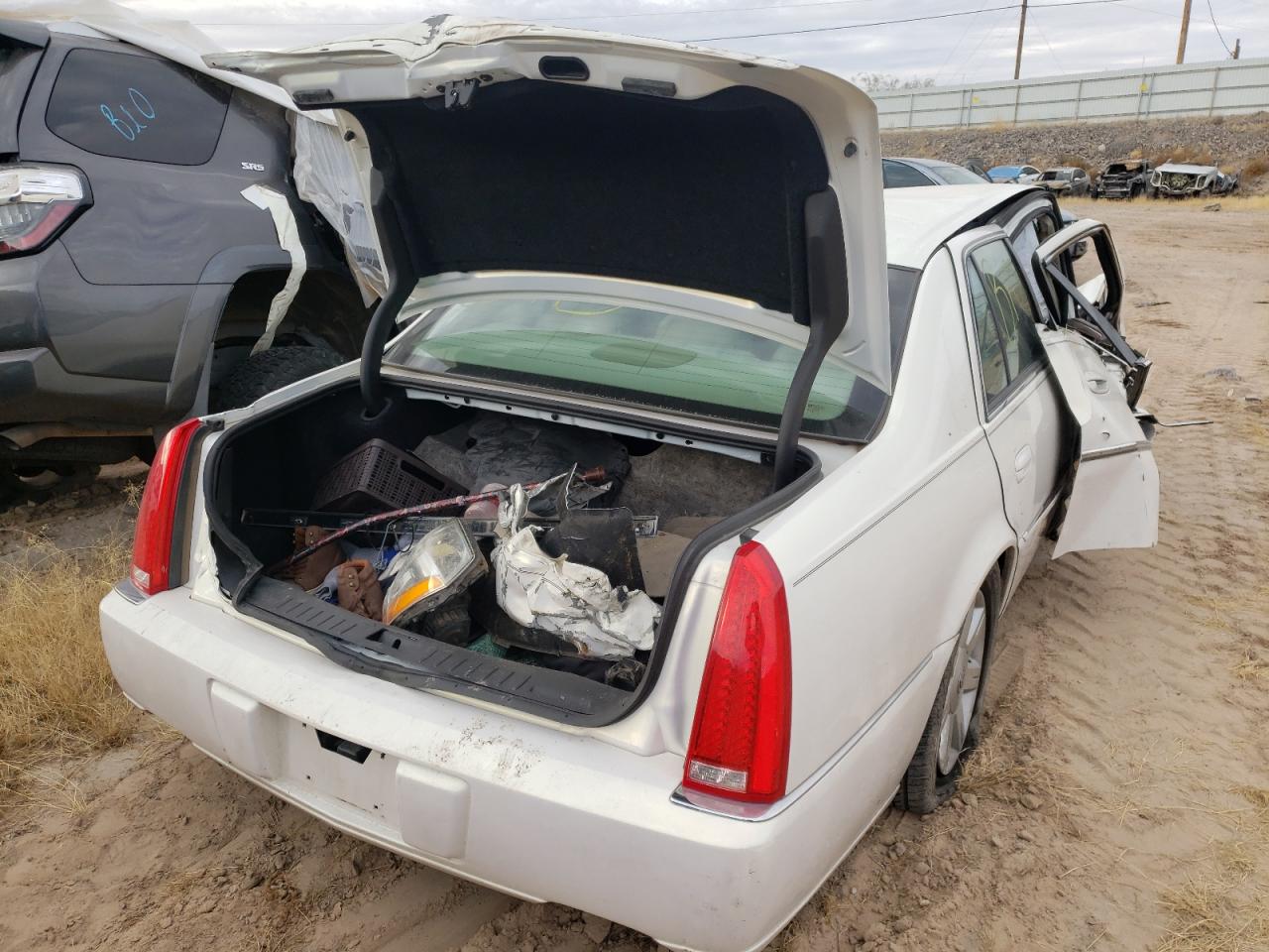 Photo 4 from auction – 2006 CADILLAC DTS with VIN 1G6KD57YX6U103257