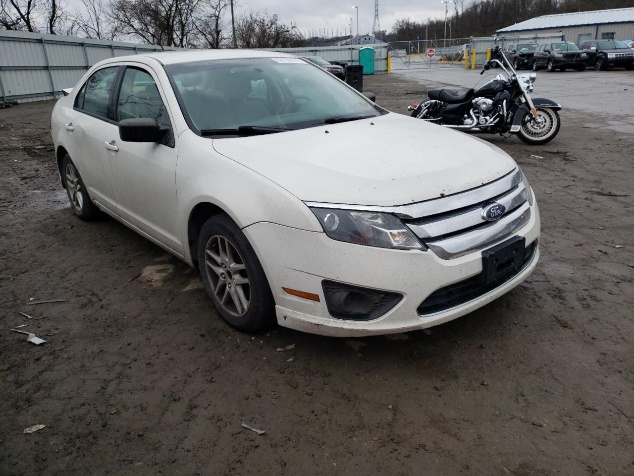 FORD FUSION S 2011 with VIN 3FAHP0GA0BR240106 - Photo from auction