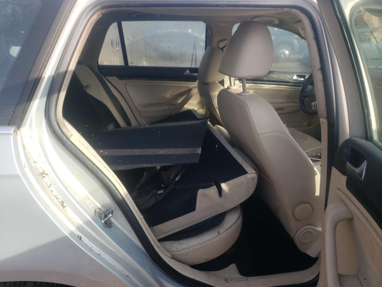 Photo 6 from auction – 2010 VOLKSWAGEN JETTA with VIN 3VWTL7AJ0AM658966
