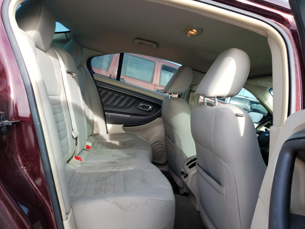 Photo 6 from auction – 2011 FORD TAURUS SE with VIN 1FAHP2DWXBG137598