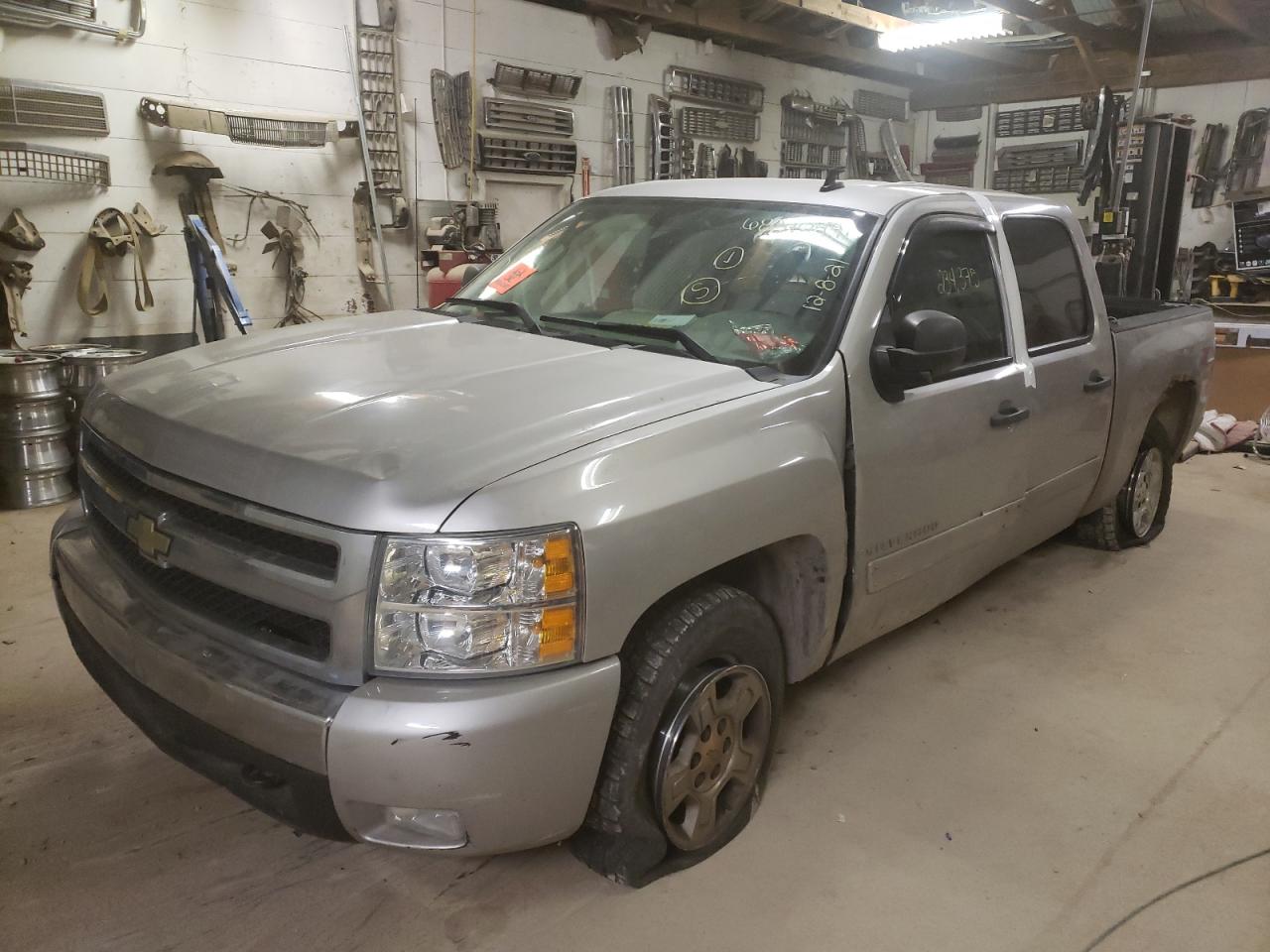 Photo 2 from auction – 2008 CHEVROLET SILVERADO with VIN 2GCEK133881220580