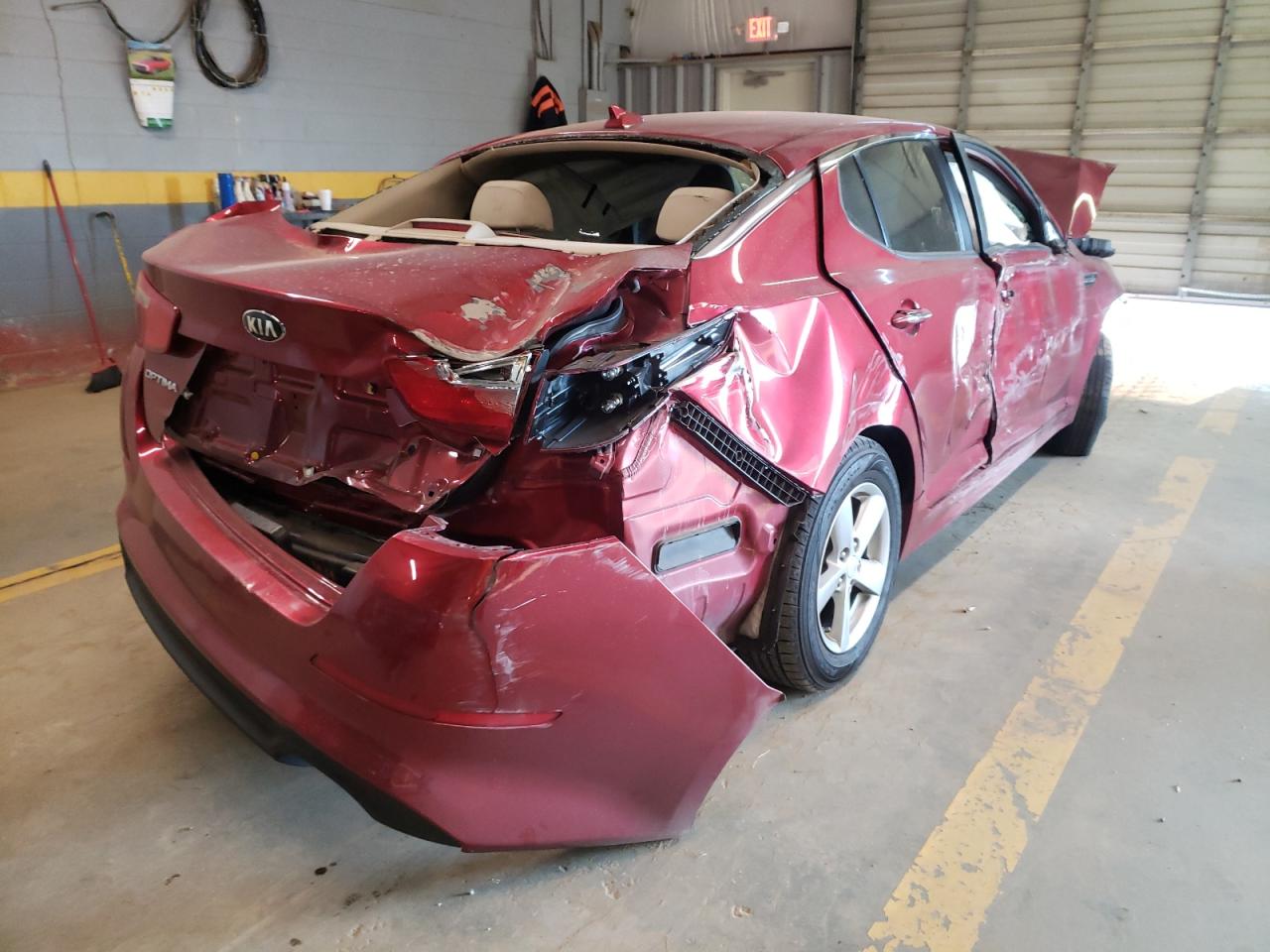 Photo 4 from auction – 2015 KIA OPTIMA LX with VIN 5XXGM4A73FG431526
