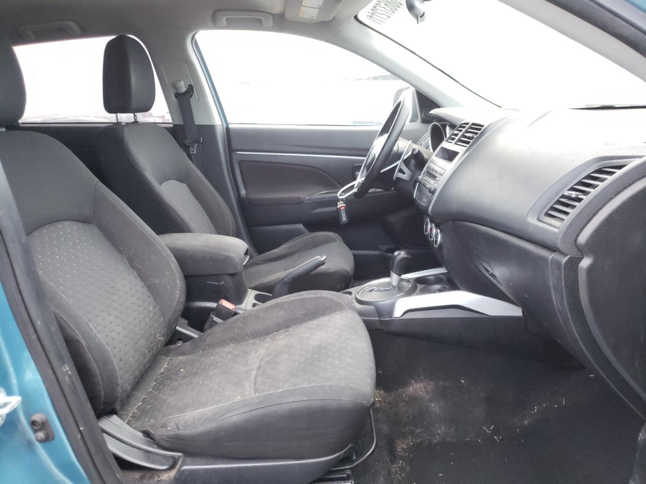 Photo 5 from auction – 2011 MITSUBISHI OUTLANDER with VIN JA4AP4AU7BZ002376