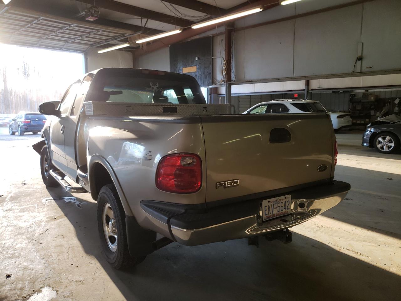 Photo 3 from auction – 2002 FORD F150 with VIN 1FTRX08W62KC13179