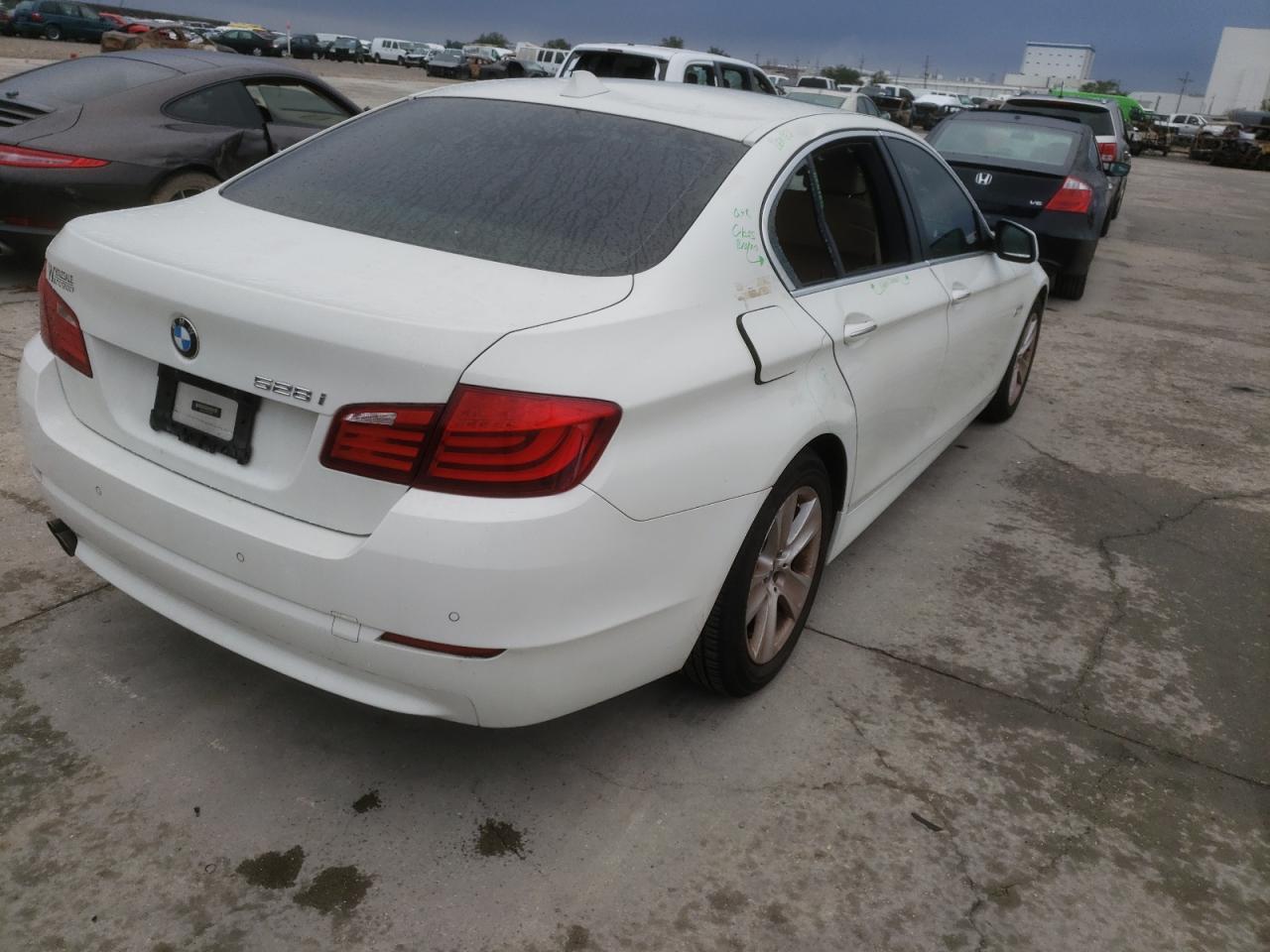 Photo 4 from auction – 2011 BMW 528 I with VIN WBAFR1C59BC750203