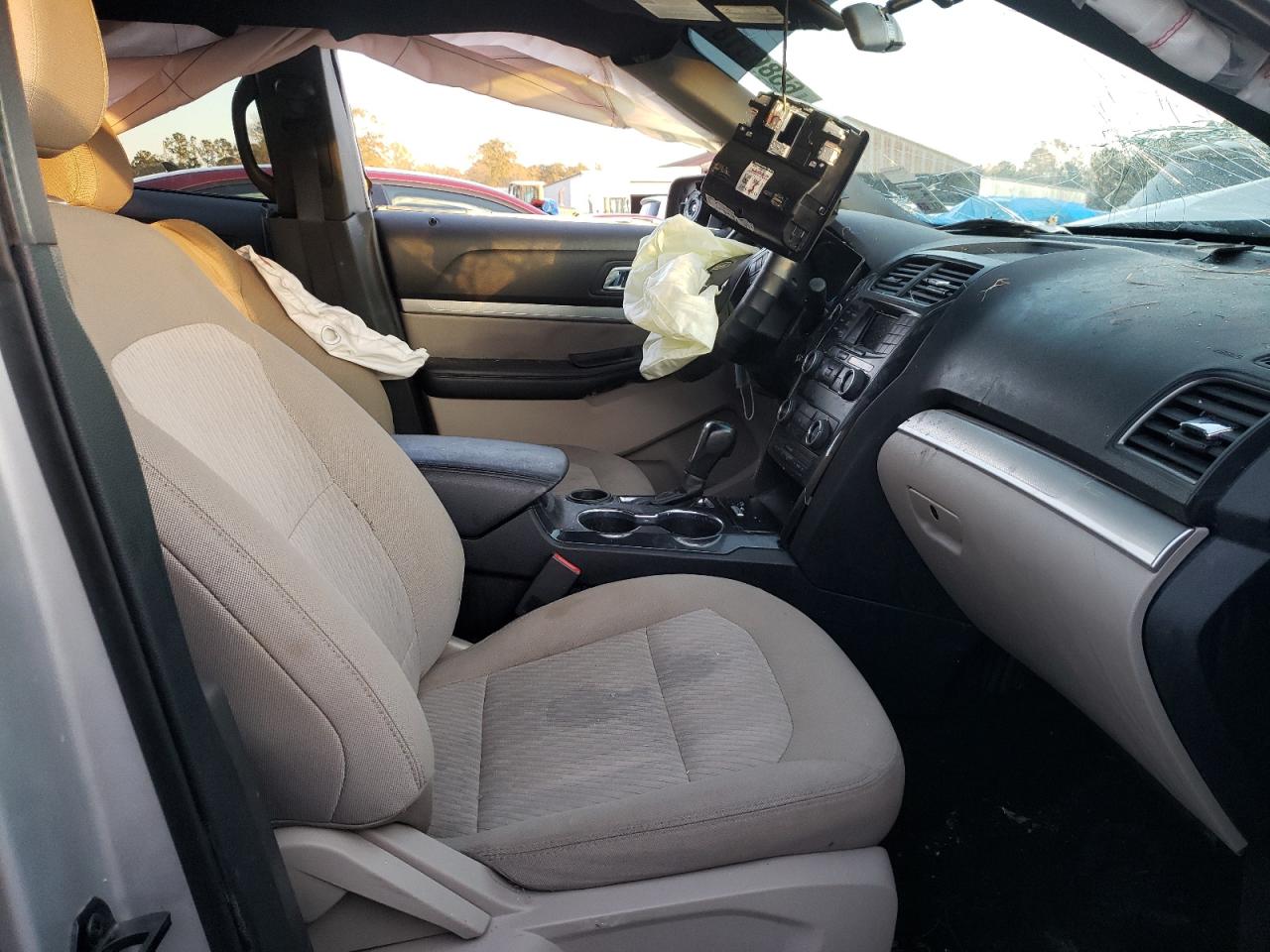 Photo 5 from auction – 2018 FORD EXPLORER with VIN 1FM5K7B86JGB26556