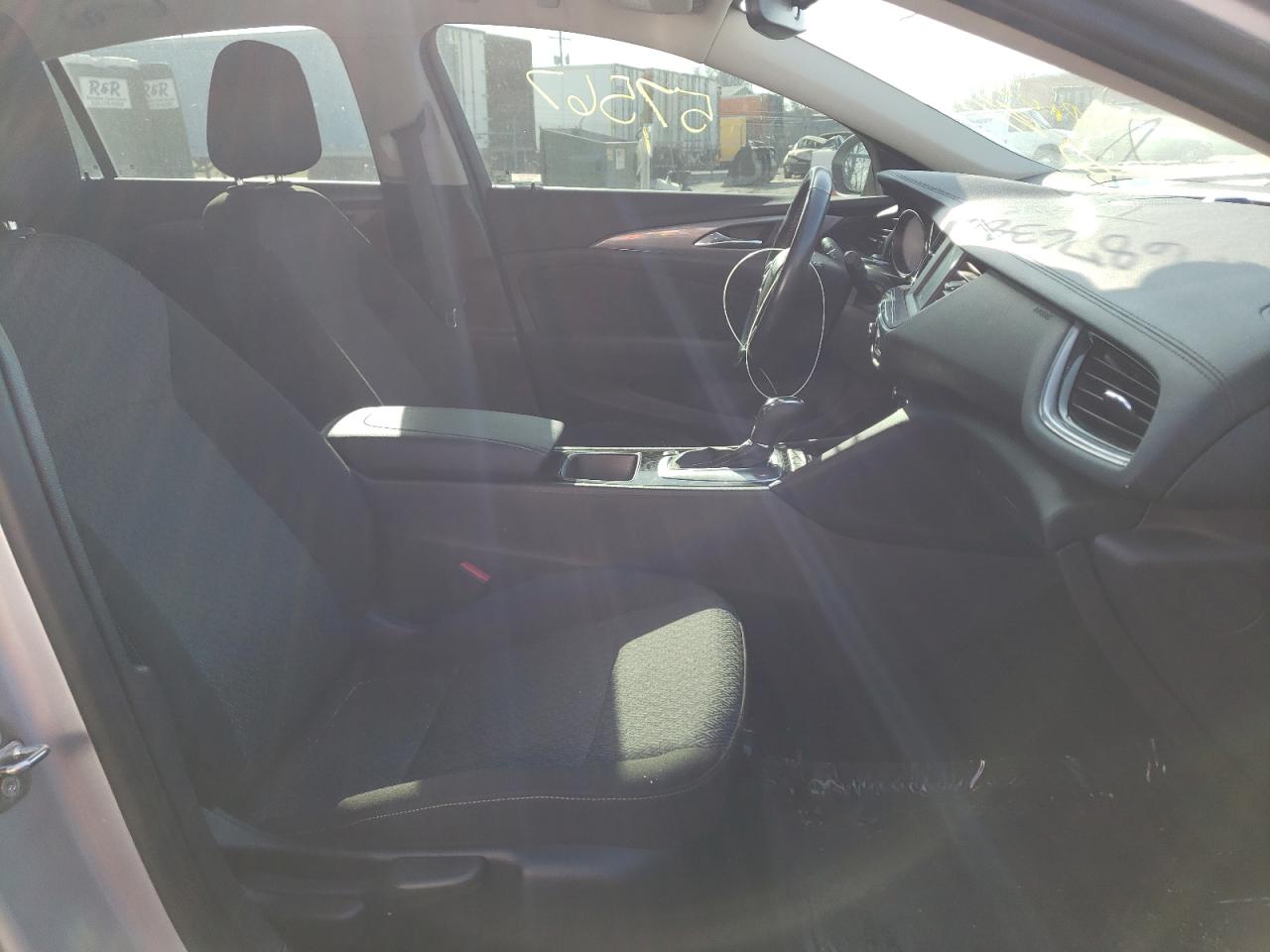 Photo 5 from auction – 2018 BUICK REGAL PREF with VIN W04GL6SX6J1109670