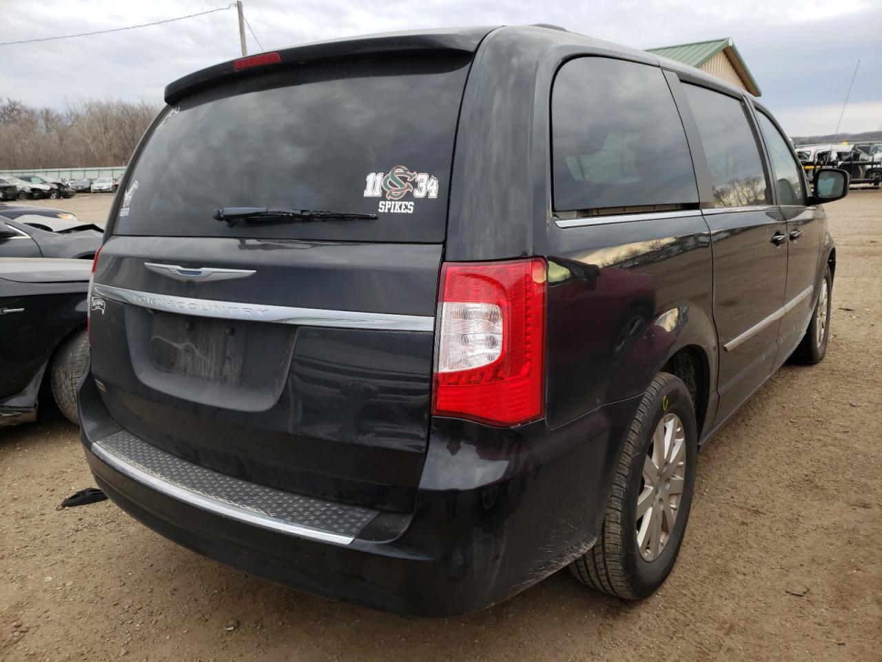 Photo 4 from auction – 2016 CHRYSLER TOWN & COU with VIN 2C4RC1BG2GR230301