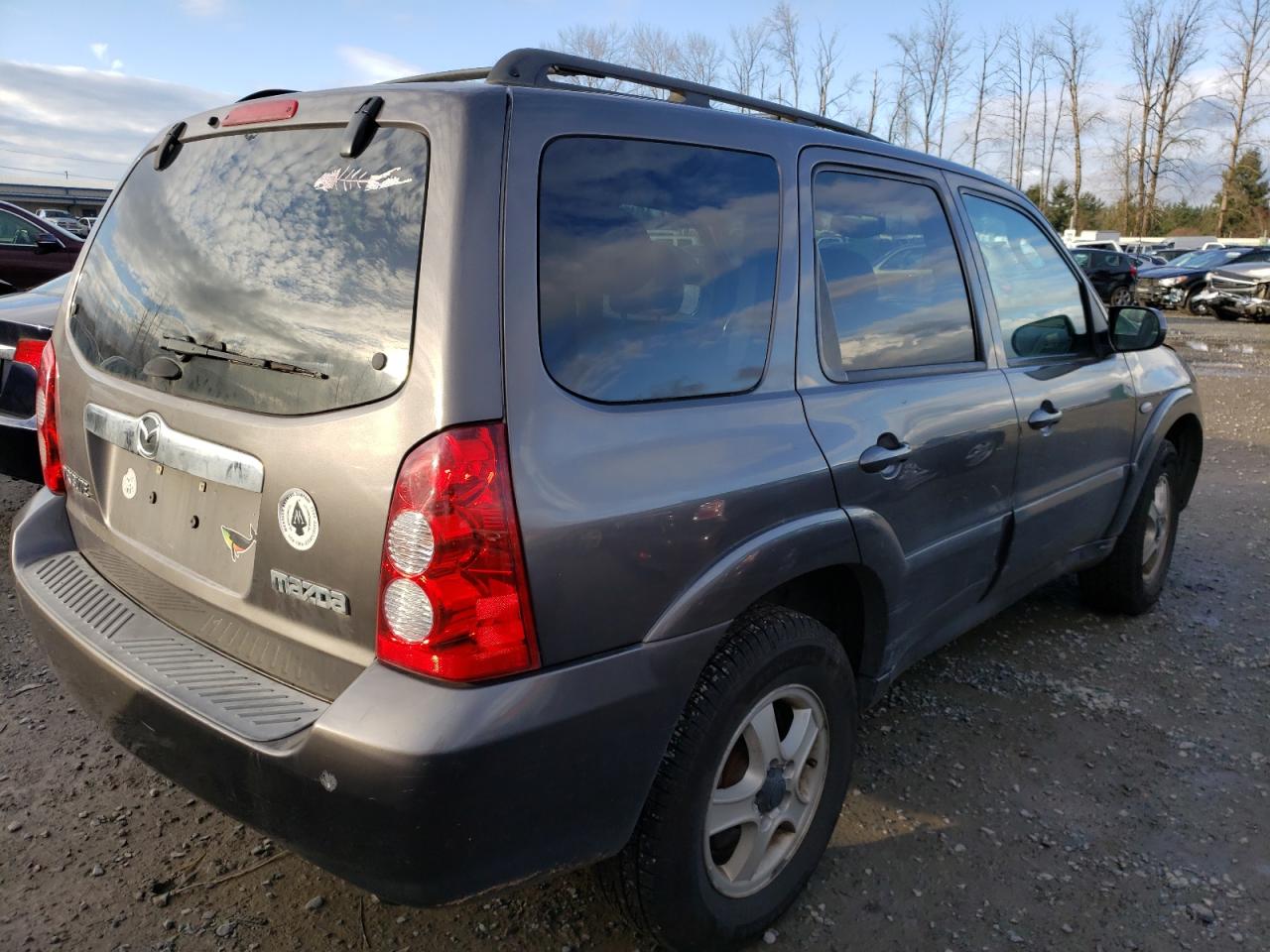 Foto 4 de la subasta – 2005 MAZDA TRIBUTE con VIN 4F2CZ96125KM52714