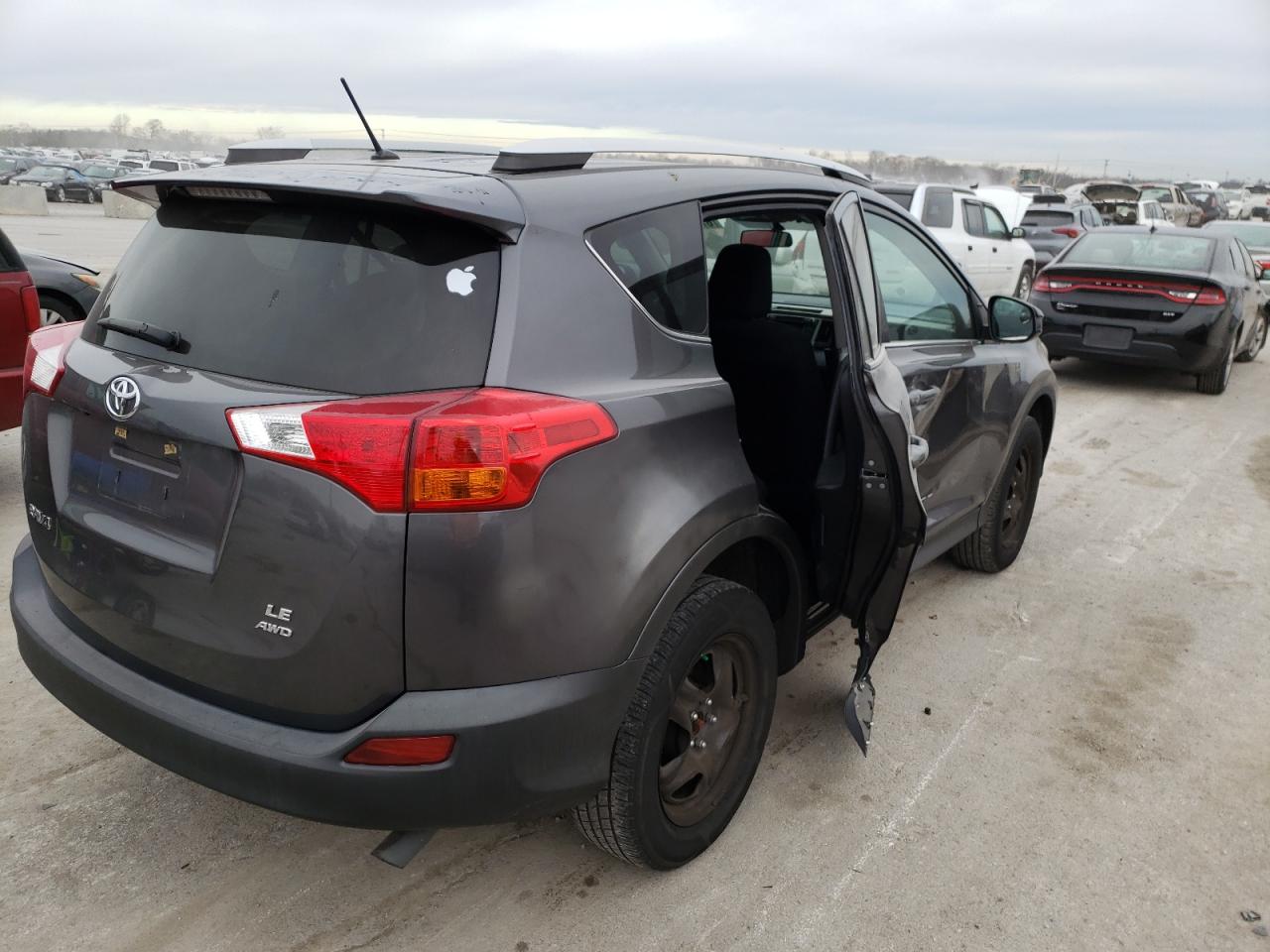 Photo 4 from auction – 2015 TOYOTA RAV4 LE with VIN 2T3BFREV1FW233714