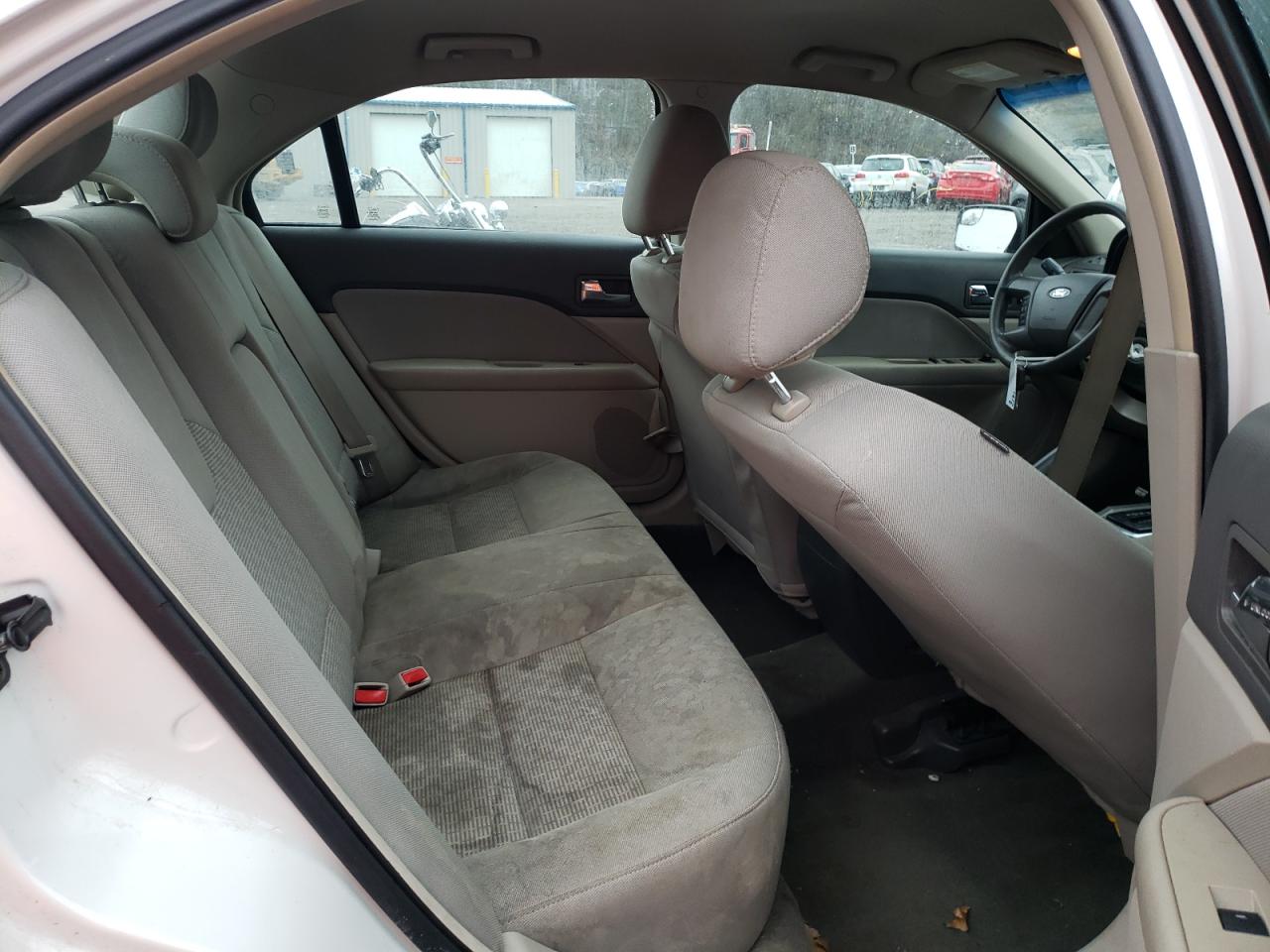 Photo 6 from auction – 2011 FORD FUSION S with VIN 3FAHP0GA0BR240106