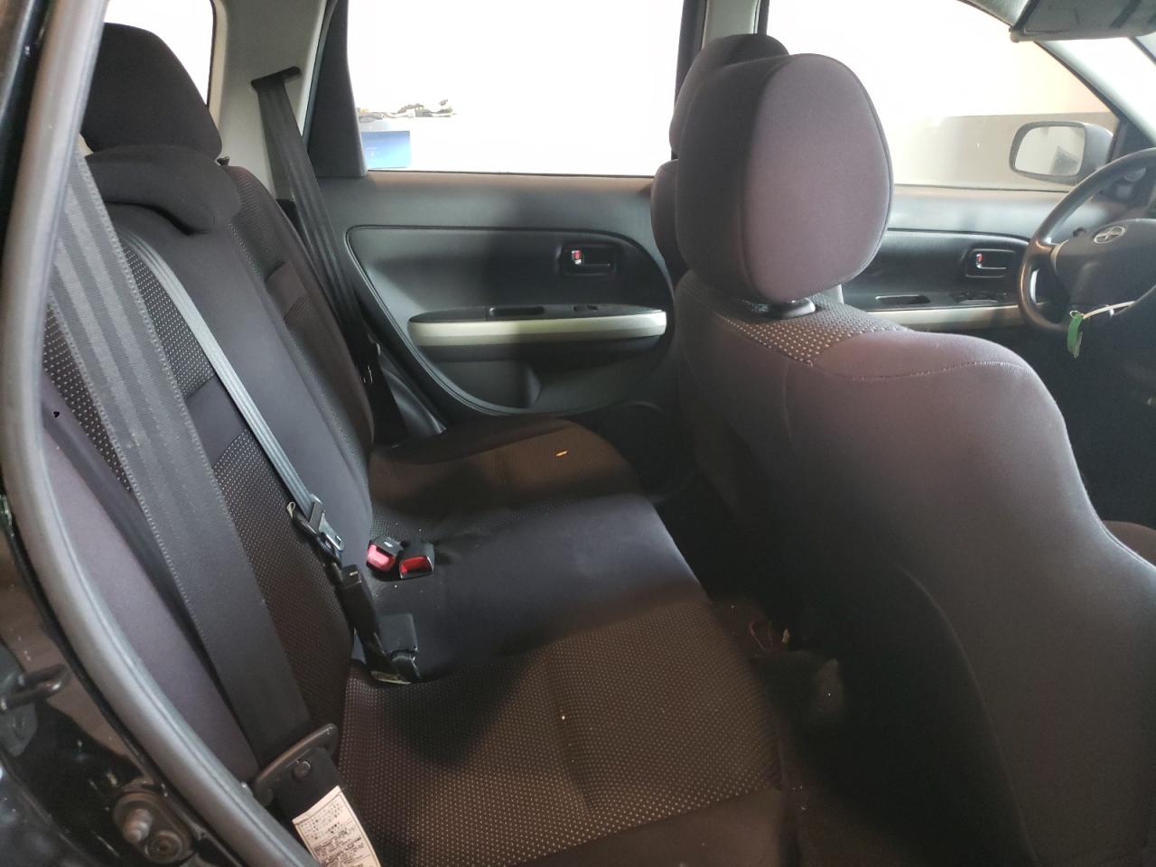Photo 6 from auction – 2004 TOYOTA SCION XA with VIN JTKKT624540061149