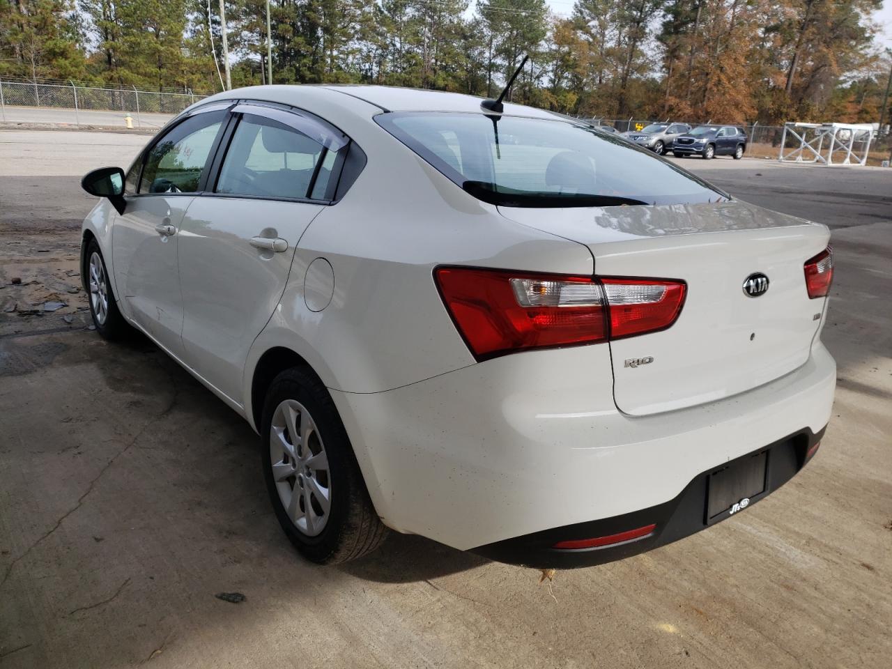 Photo 3 from auction – 2015 KIA RIO LX with VIN KNADM4A35F6442037