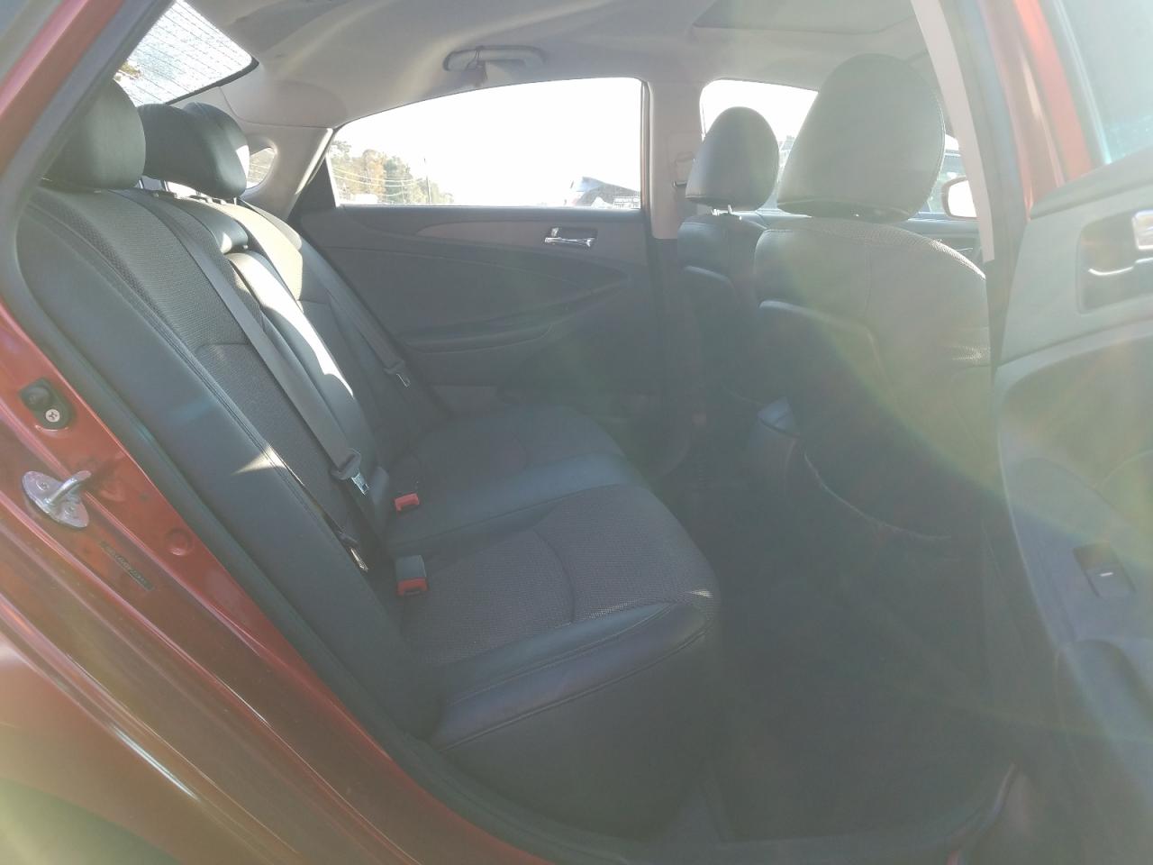 Photo 6 from auction – 2011 HYUNDAI SONATA SE with VIN 5NPEC4AB0BH203643