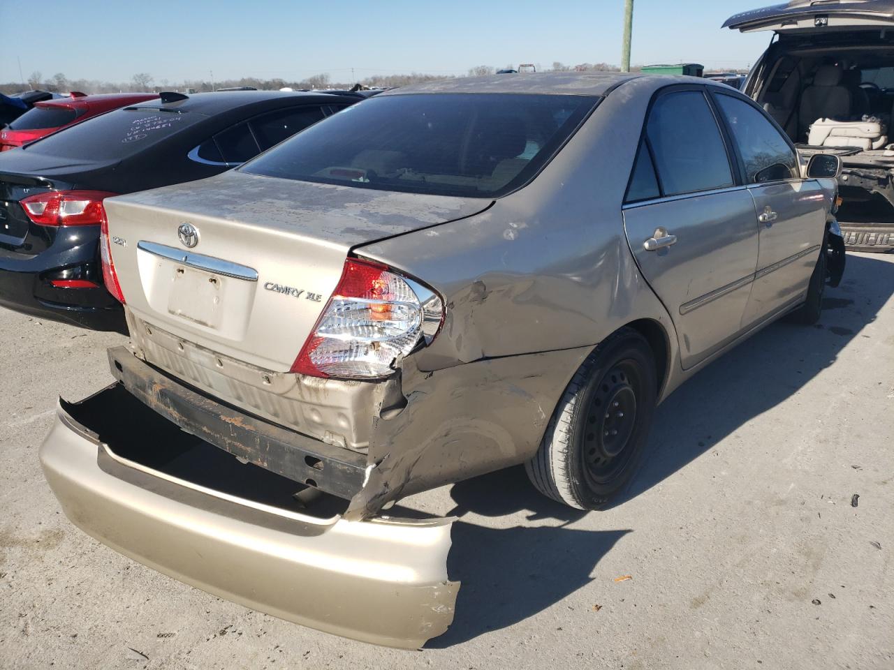 Photo 4 from auction – 2004 TOYOTA CAMRY LE with VIN 4T1BE32KX4U821059