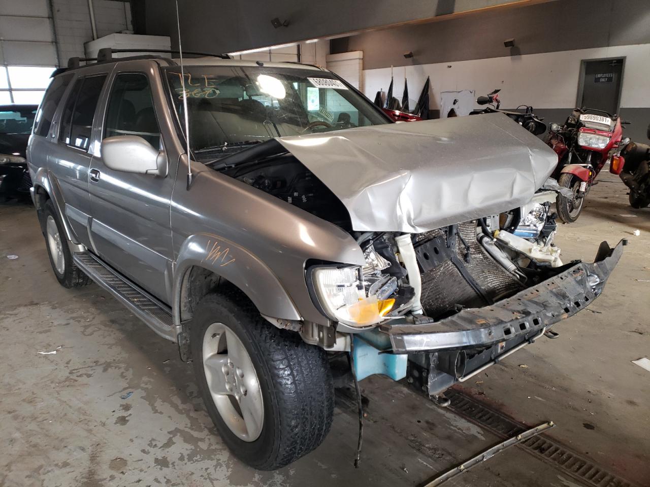 INFINITI QX4 2001 with VIN JNRDR09Y31W217475 - Photo from auction