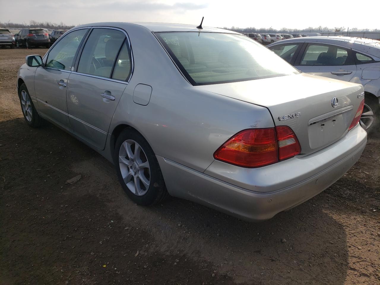 Photo 3 from auction – 2003 LEXUS LS 430 with VIN JTHBN30F330109202
