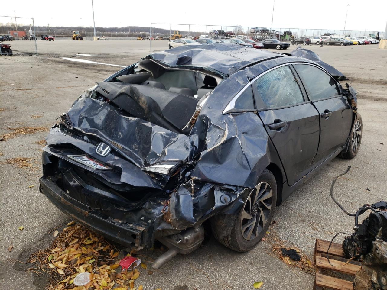 Photo 4 from auction – 2018 HONDA CIVIC EX with VIN 19XFC2F75JE010808