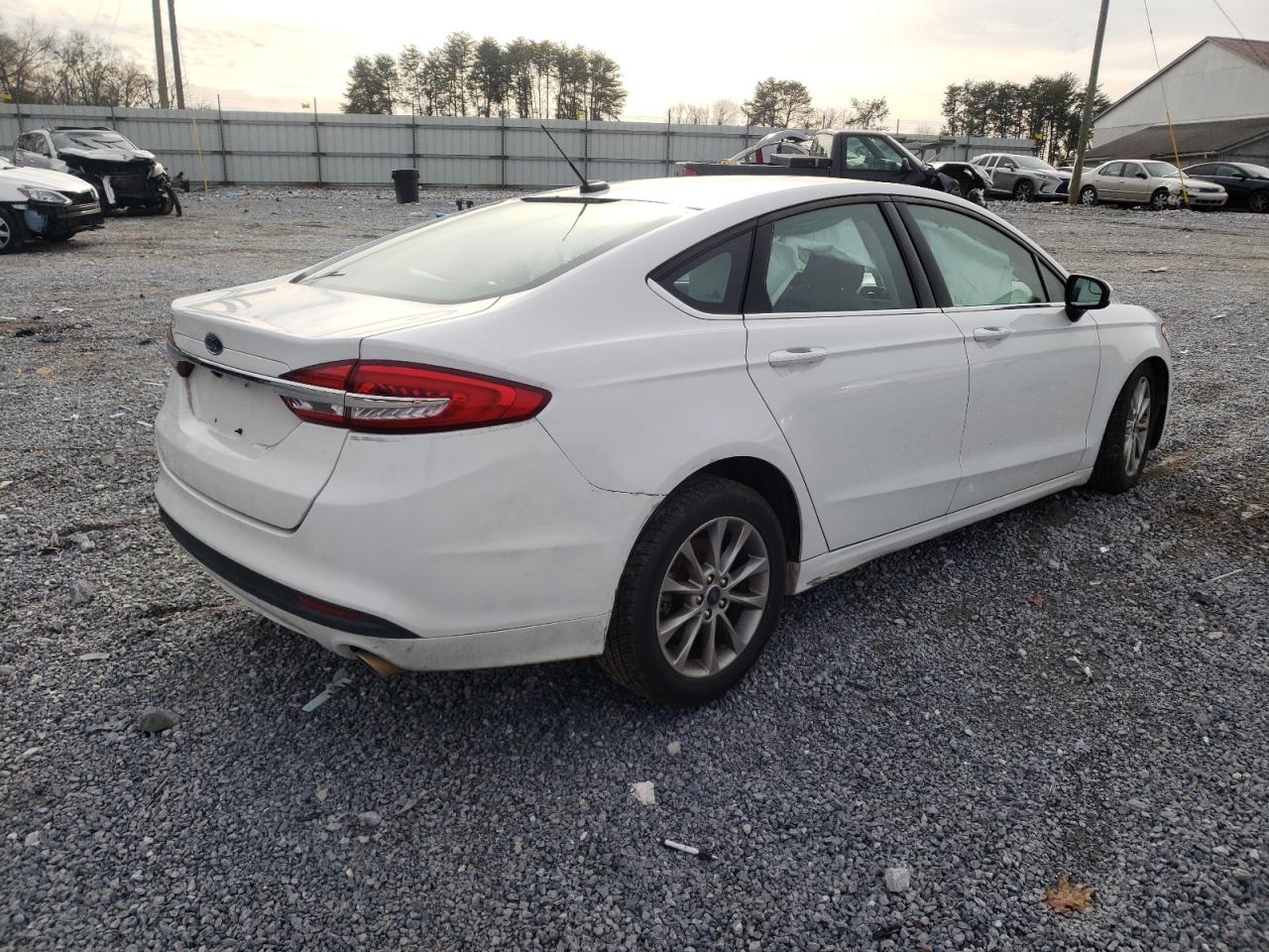 Photo 4 from auction – 2017 FORD FUSION S with VIN 3FA6P0G77HR189059