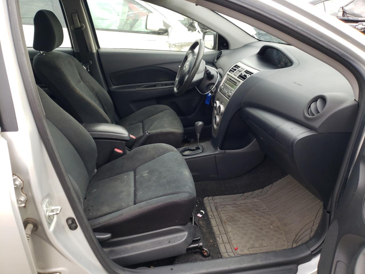 Photo 5 from auction – 2012 TOYOTA YARIS with VIN JTDBT4K35CL031763