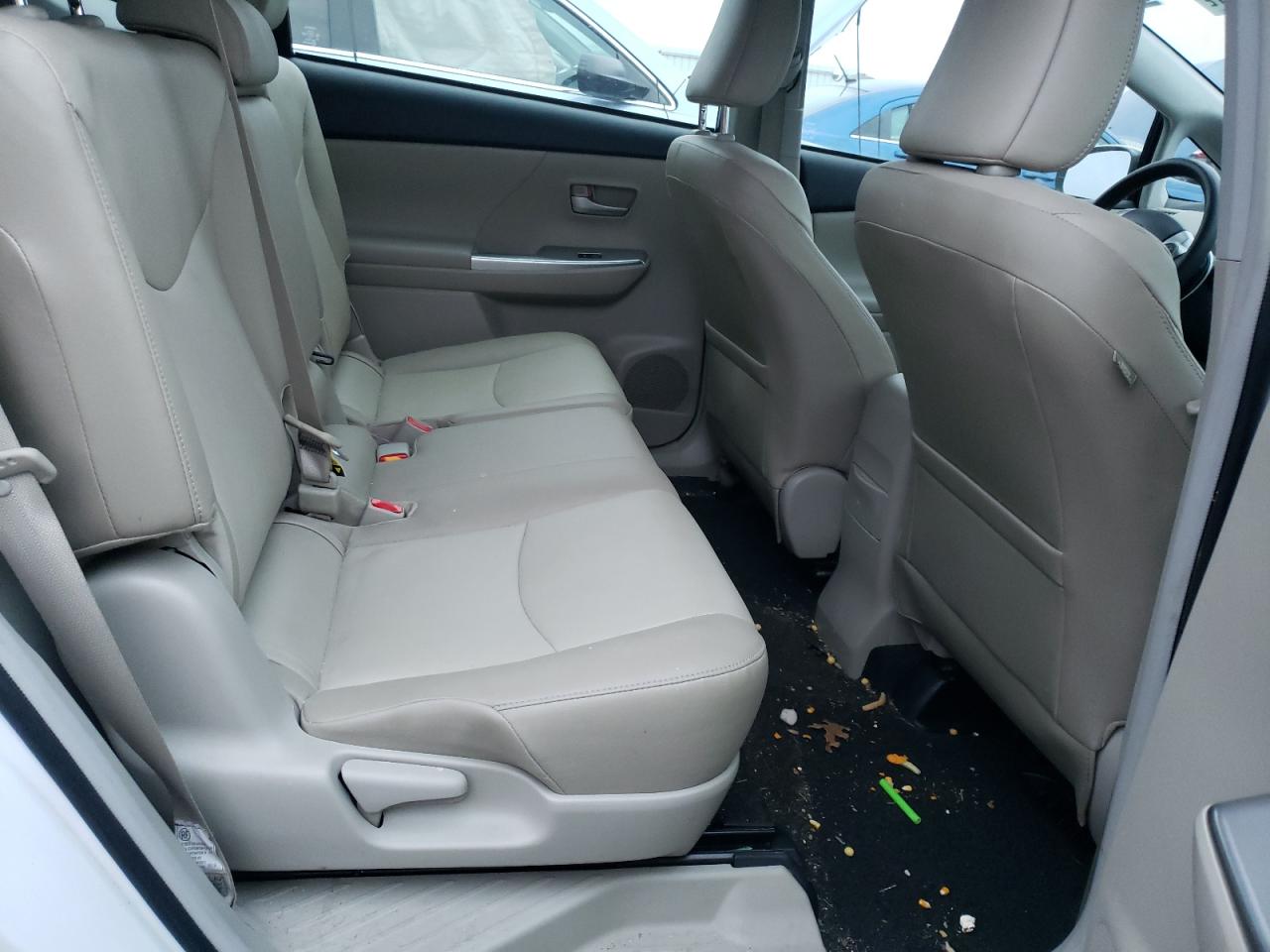 Photo 6 from auction – 2012 TOYOTA PRIUS V with VIN JTDZN3EU0C3024775