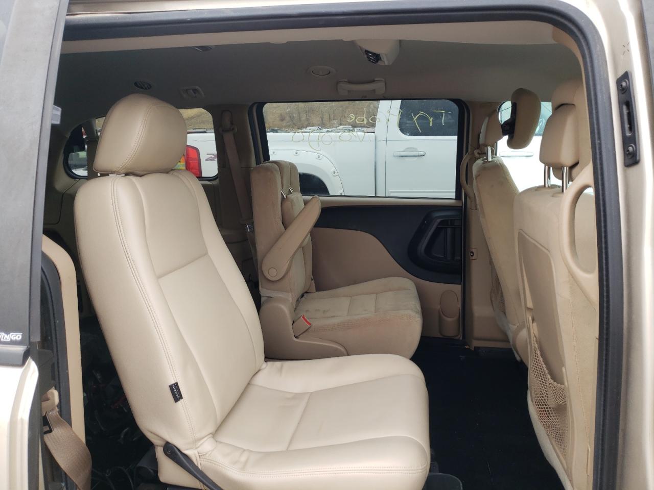 Photo 6 from auction – 2014 DODGE GRAND CARA with VIN 2C4RDGCG3ER259155