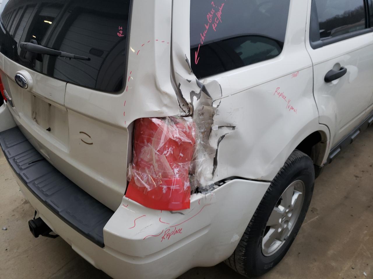 Photo 9 from auction – 2010 FORD ESCAPE XLT with VIN 1FMCU0D75AKA95603