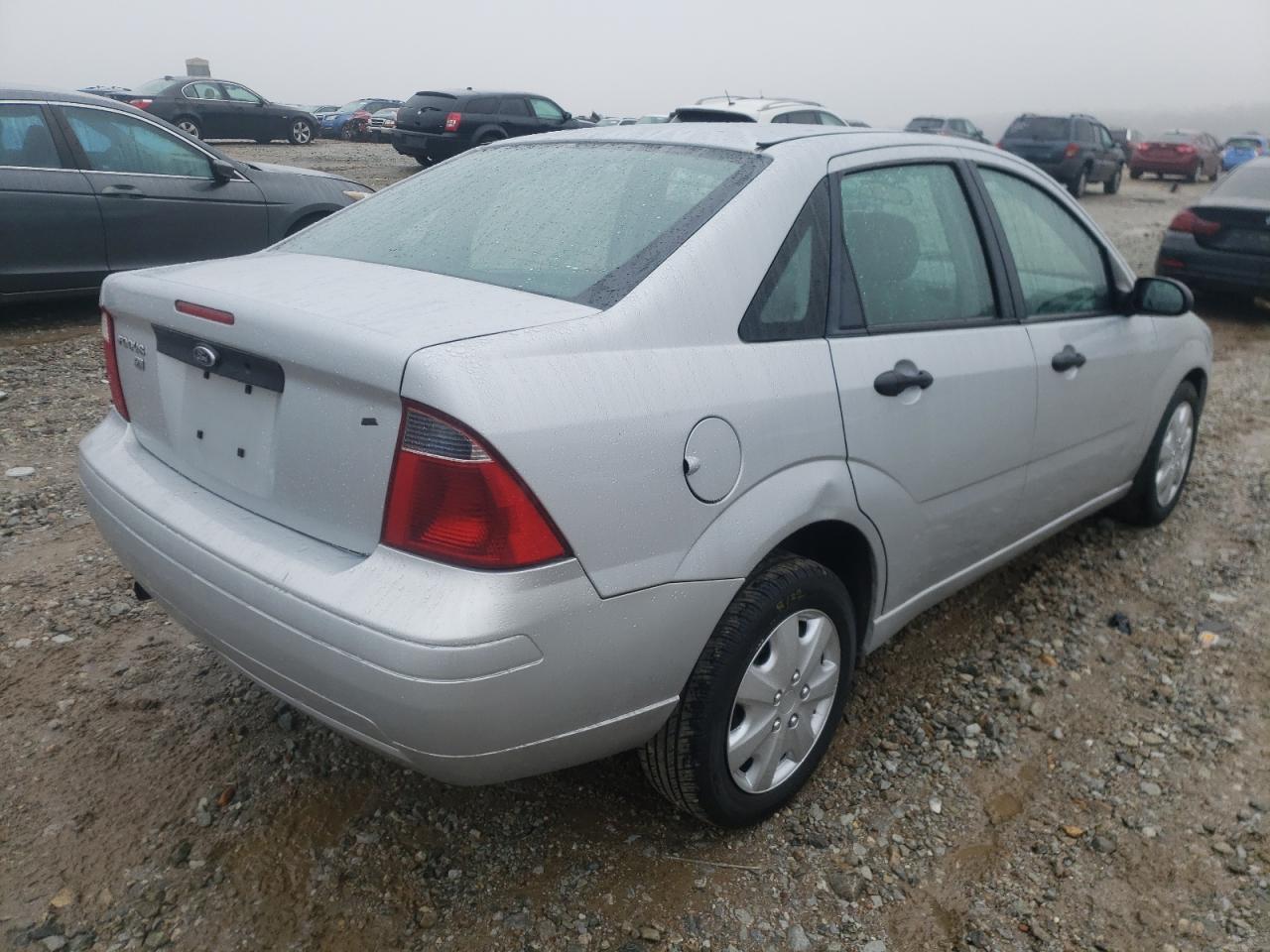 Photo 4 from auction – 2007 FORD FOCUS ZX4 with VIN 1FAFP34N27W266422