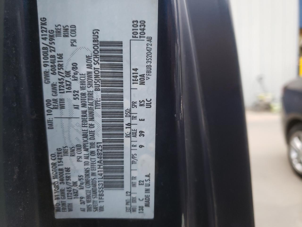 Photo 10 from auction – 2001 FORD ECONOLINE with VIN 1FBSS31L41HA48251
