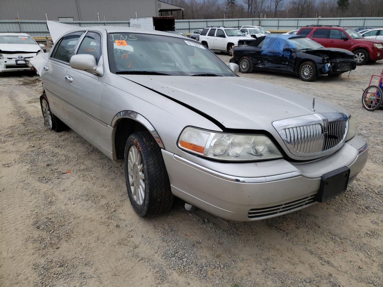 LINCOLN CONTINENTA 2004 with VIN 1LNHM83WX4Y673659 - Photo from auction