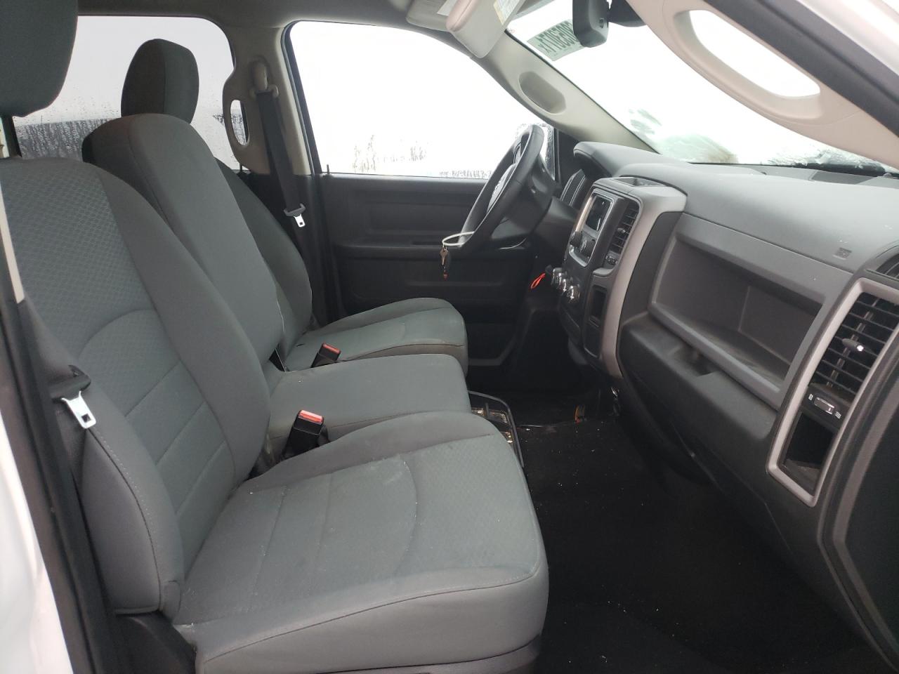 Photo 5 from auction – 2015 RAM 1500 ST with VIN 1C6RR7KG5FS526225