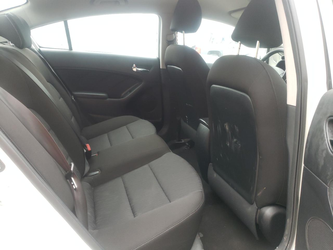 Photo 6 from auction – 2016 KIA FORTE LX with VIN KNAFK4A62G5584989