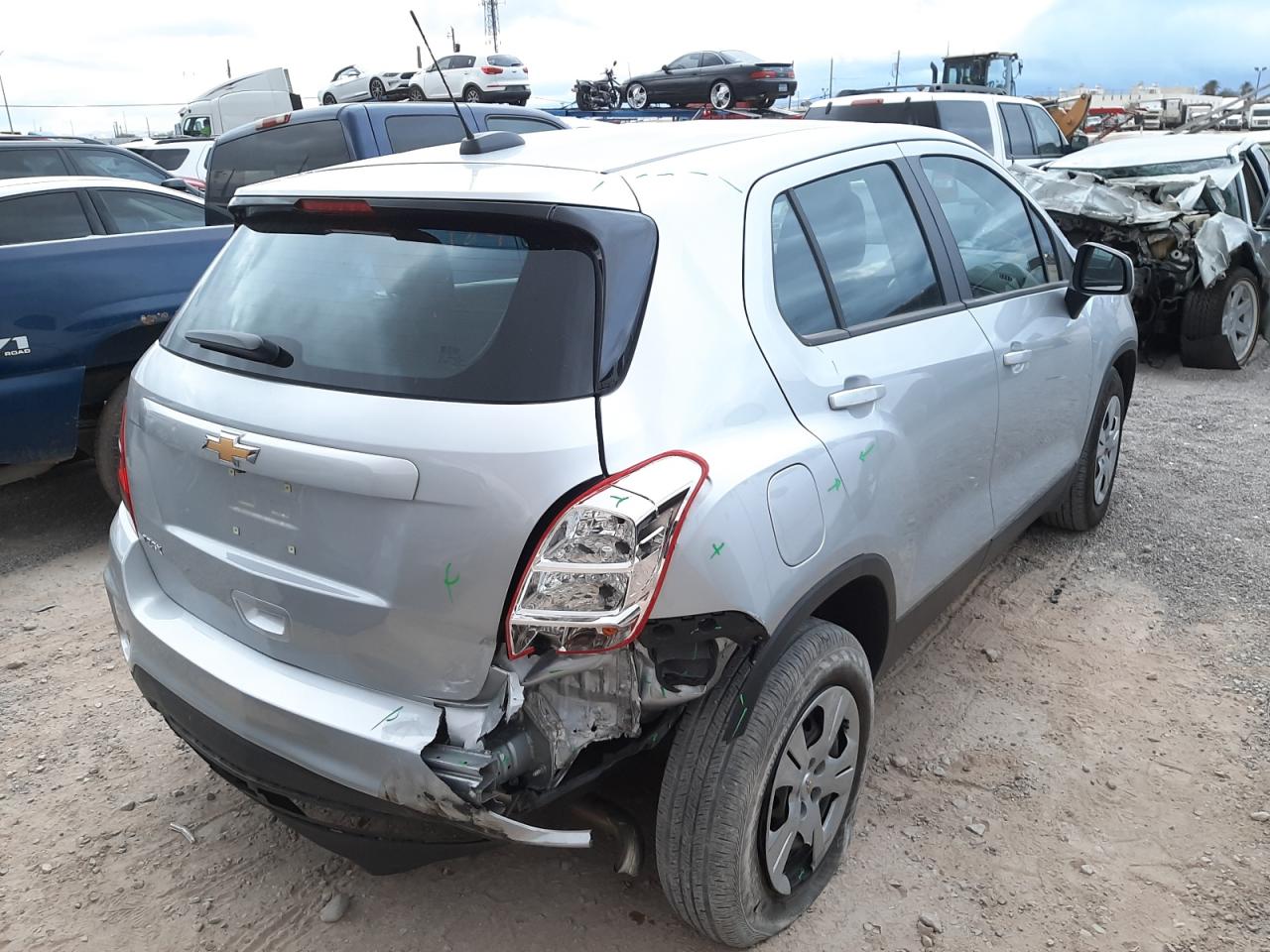 Photo 4 from auction – 2018 CHEVROLET TRAX LS with VIN 3GNCJKSB2JL376473